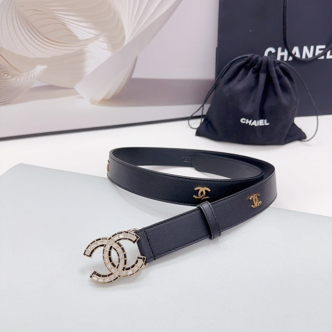 CC 30MM BELT IN BLACK SMOOTH CALFSKIN METAL LOGO GOLD HARDWARE - 30