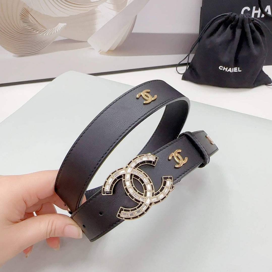 CC 30MM BELT IN BLACK SMOOTH CALFSKIN METAL LOGO GOLD HARDWARE - 30