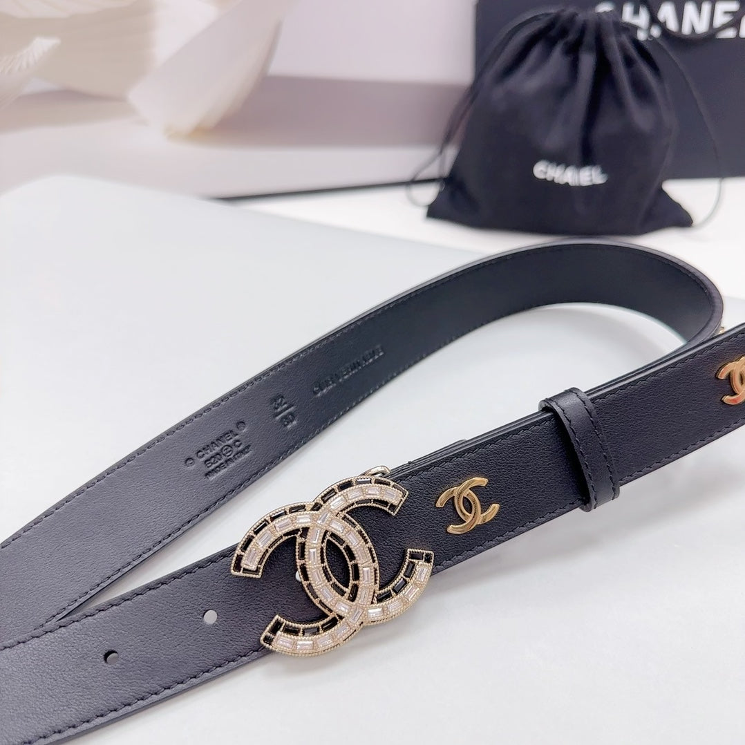 CC 30MM BELT IN BLACK SMOOTH CALFSKIN METAL LOGO GOLD HARDWARE - 30