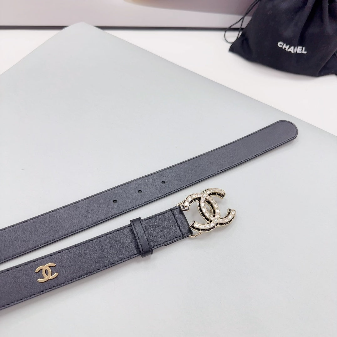 CC 30MM BELT IN BLACK SMOOTH CALFSKIN METAL LOGO GOLD HARDWARE - 30