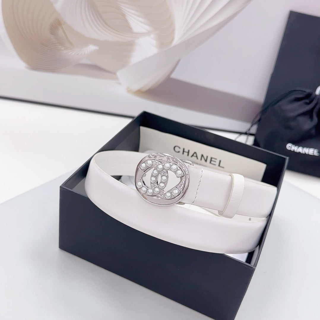 CC 30MM BELT IN WHITE CALFSKIN SILVER HARDWARE ATTACH PEARLS - 30
