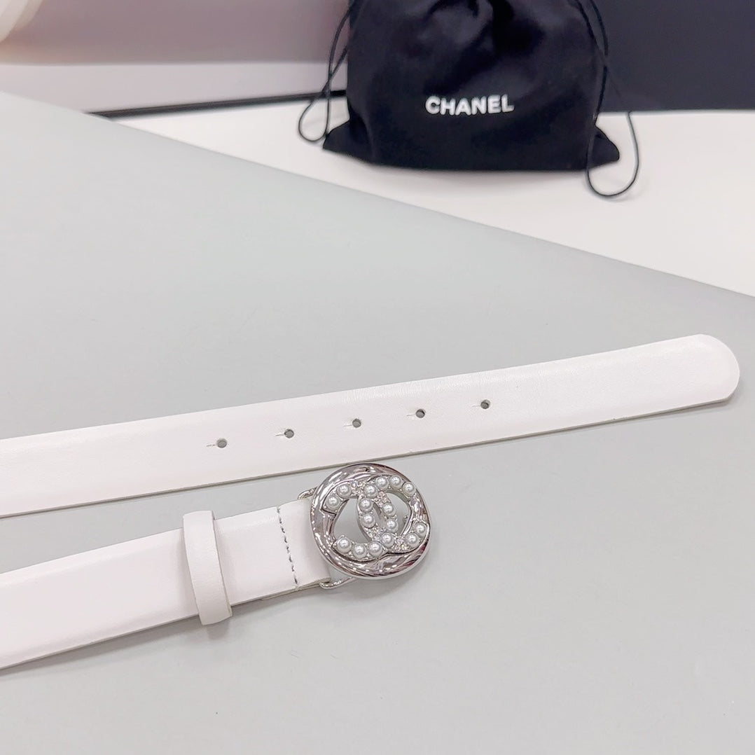 CC 30MM BELT IN WHITE CALFSKIN SILVER HARDWARE ATTACH PEARLS - 30