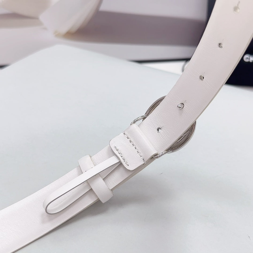 CC 30MM BELT IN WHITE CALFSKIN SILVER HARDWARE ATTACH PEARLS - 30