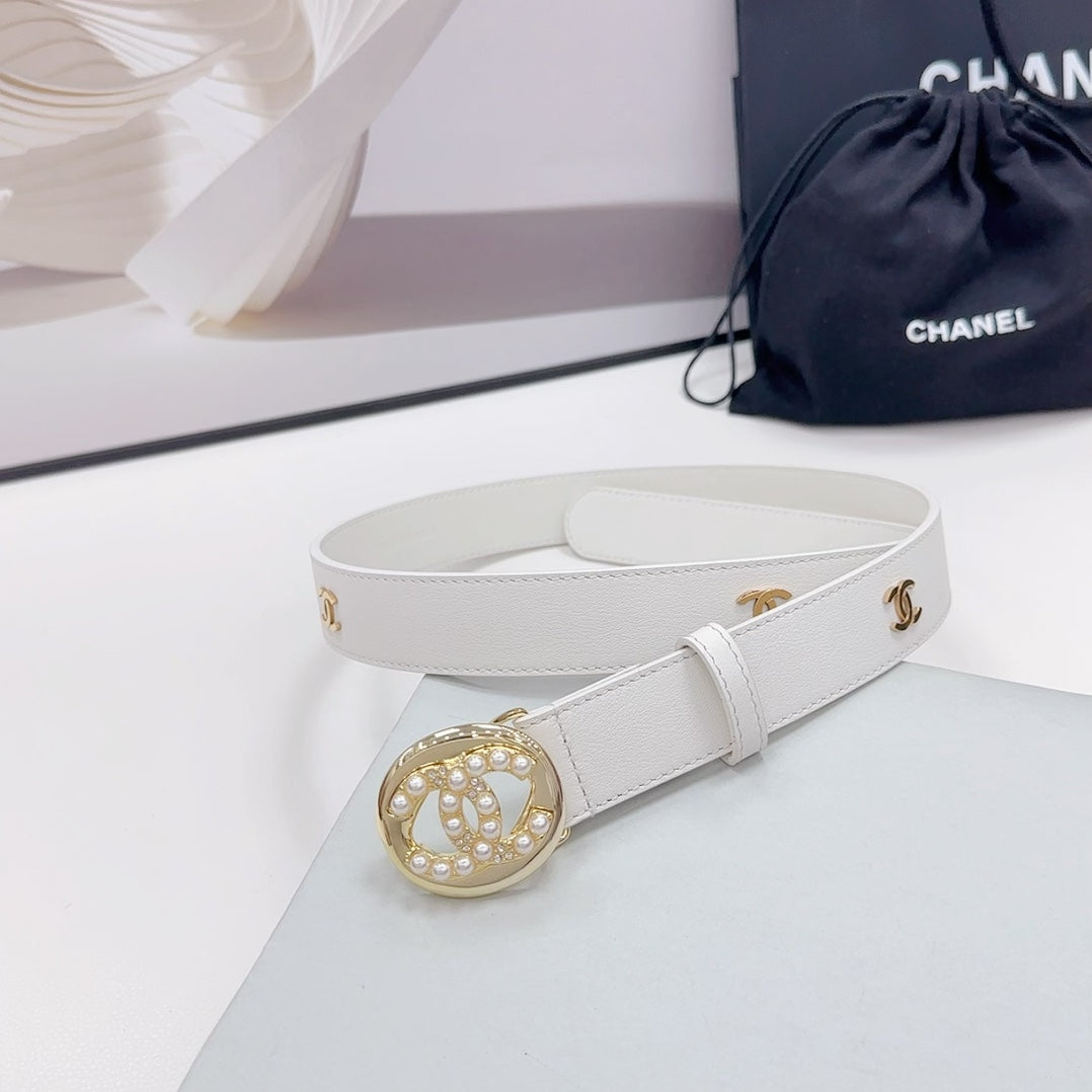 CC 30MM BELT IN WHITE CALFSKIN GOLD HARDWARE ATTACH PEARLS - 30