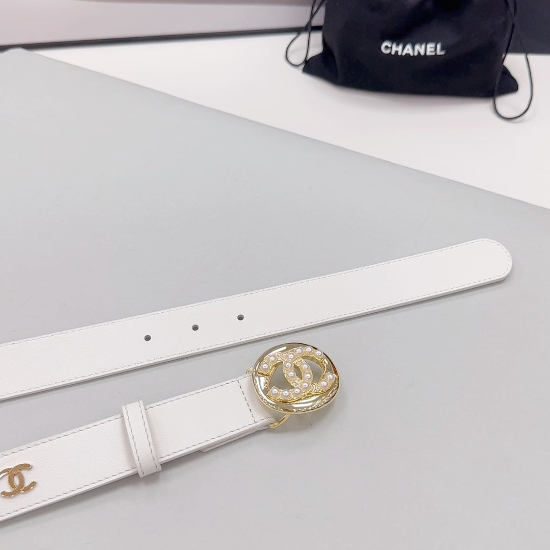 CC 30MM BELT IN WHITE CALFSKIN GOLD HARDWARE ATTACH PEARLS - 30