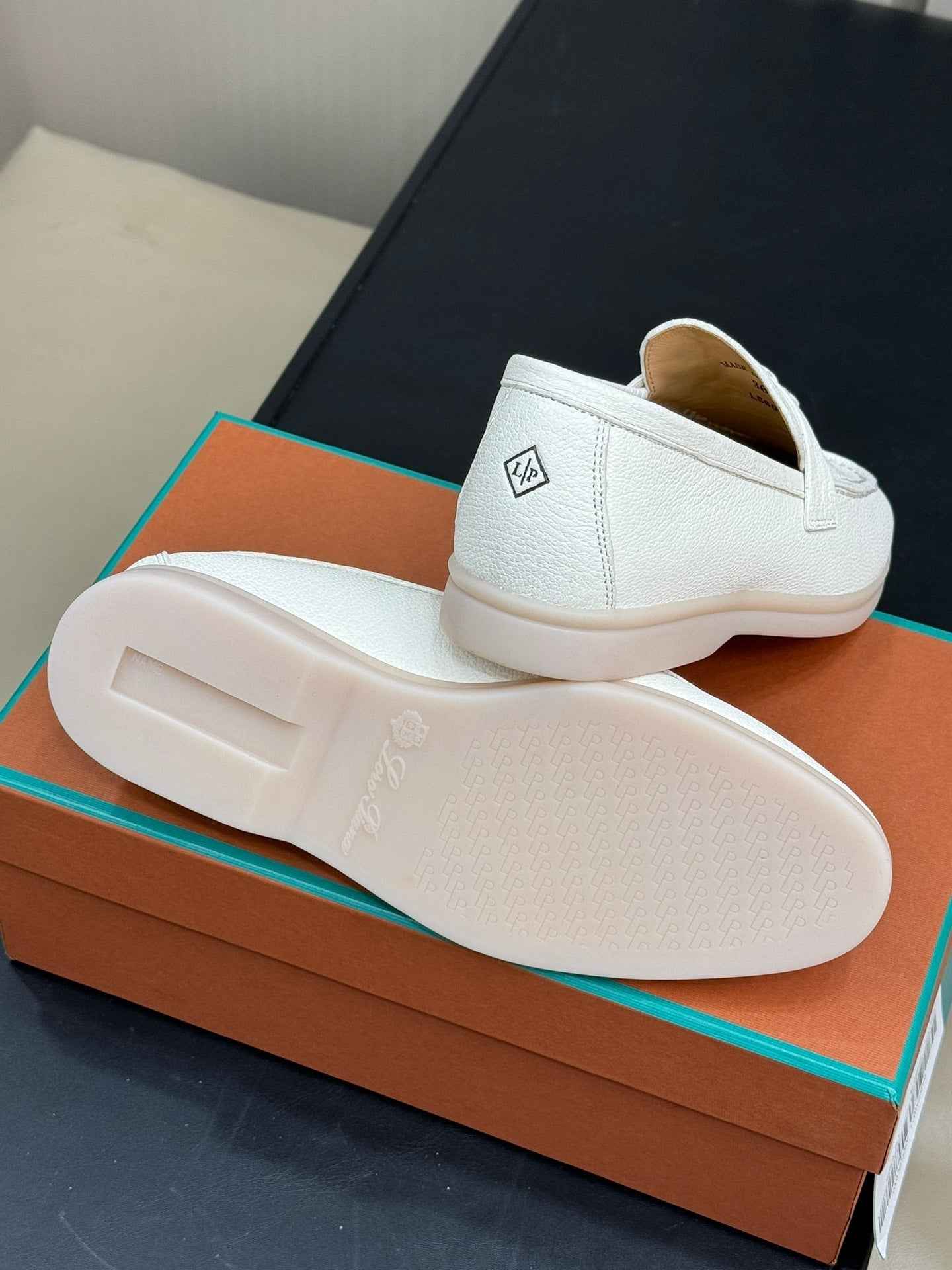 LP SUMMER CHARMS WALK LOAFERS WHITE LAMBSKIN - 35