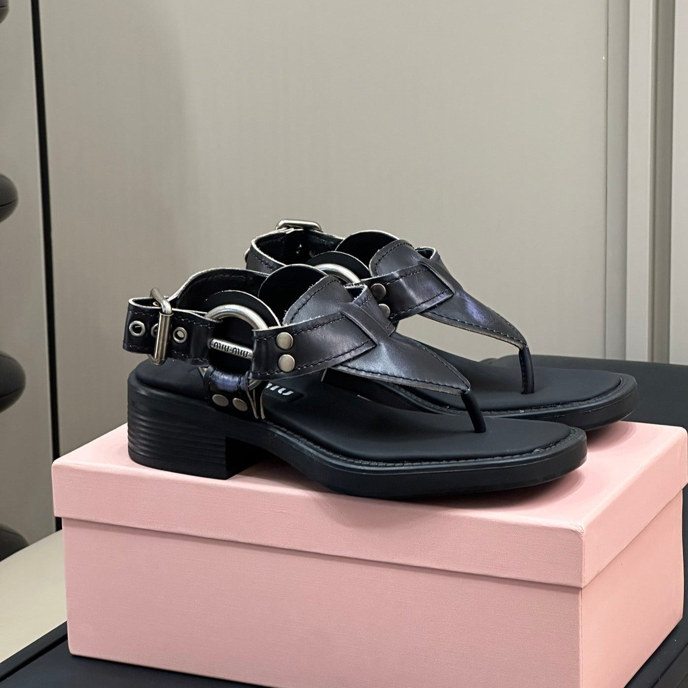 Sandals Black Retro Sheepskin - 35