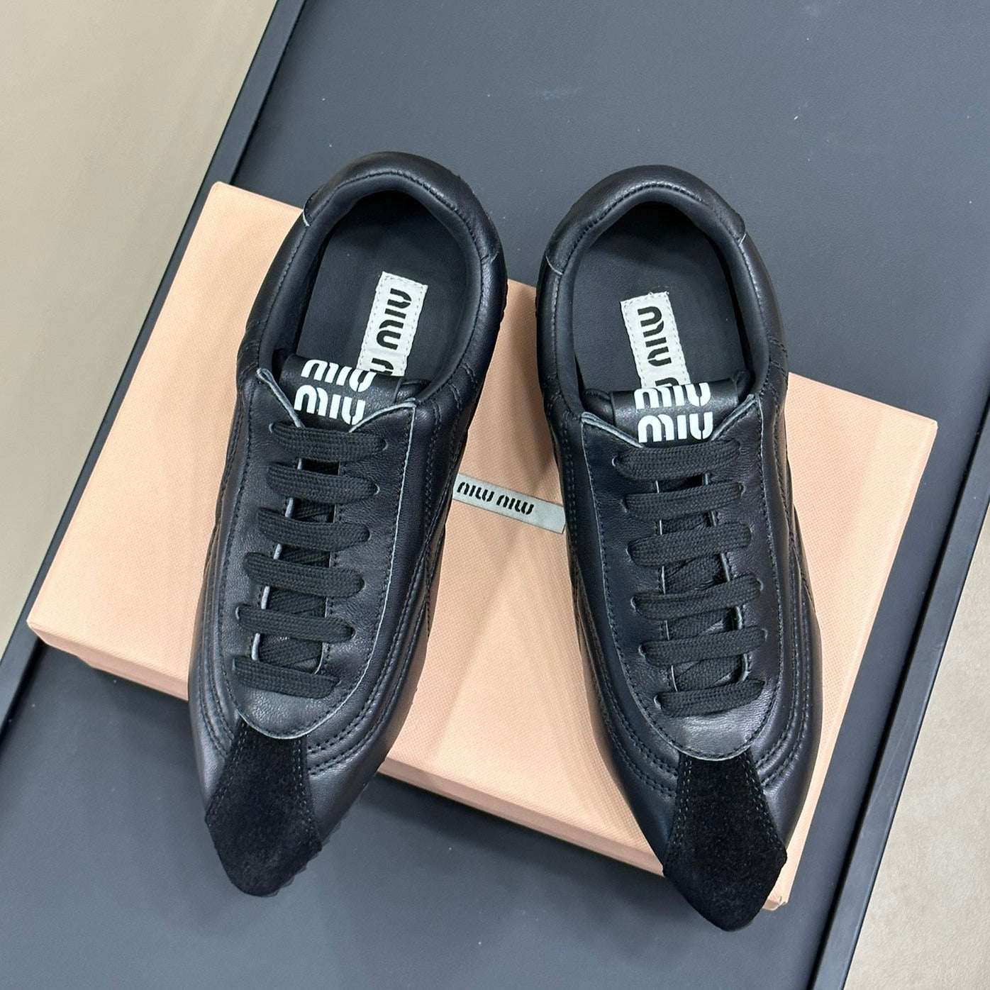 POINTED SPORTS SHOES BLACK LAMBSKIN - 35
