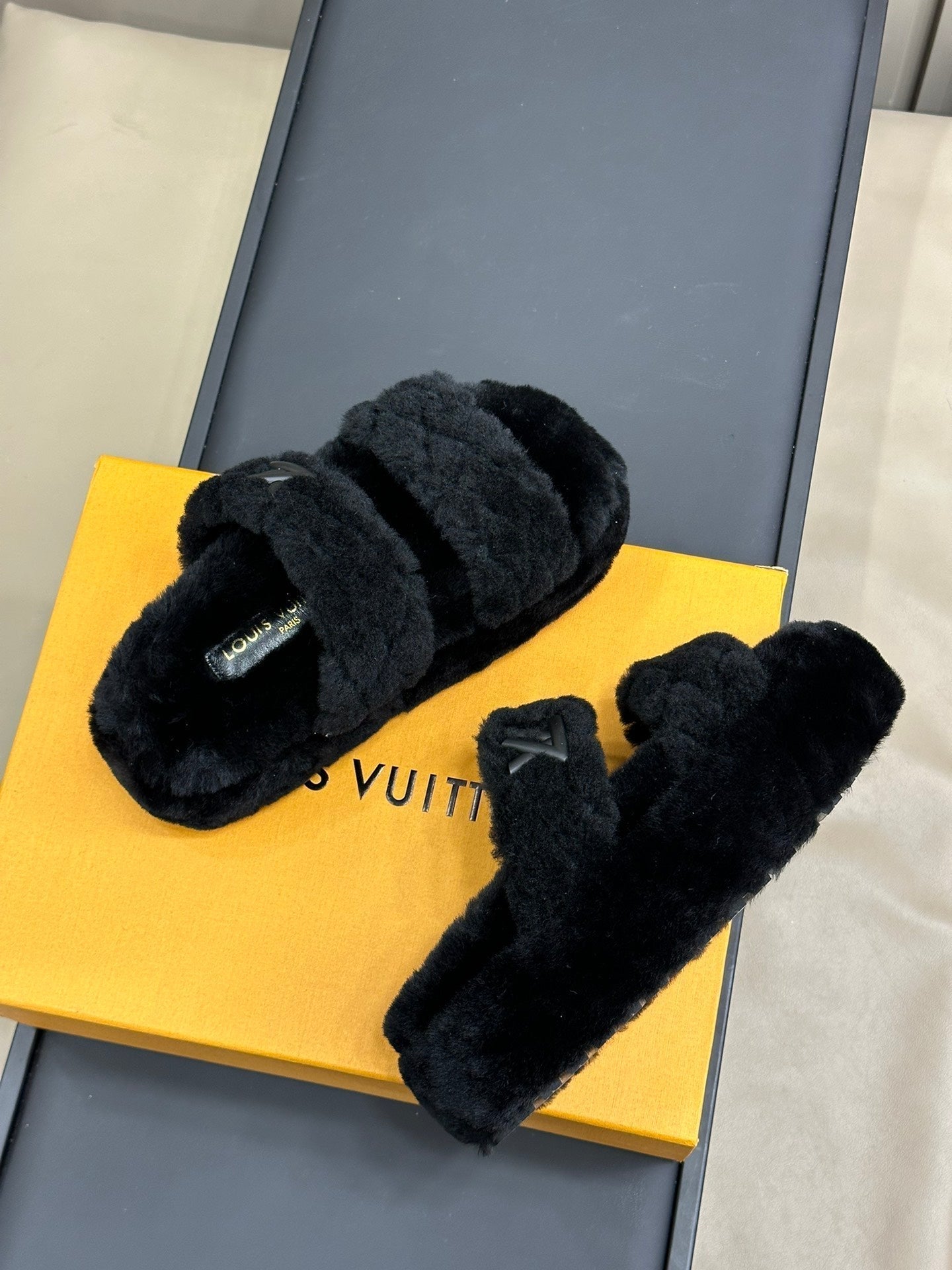 LV WOMEN SUNSET PLATFORM COMFORT MULE - 35