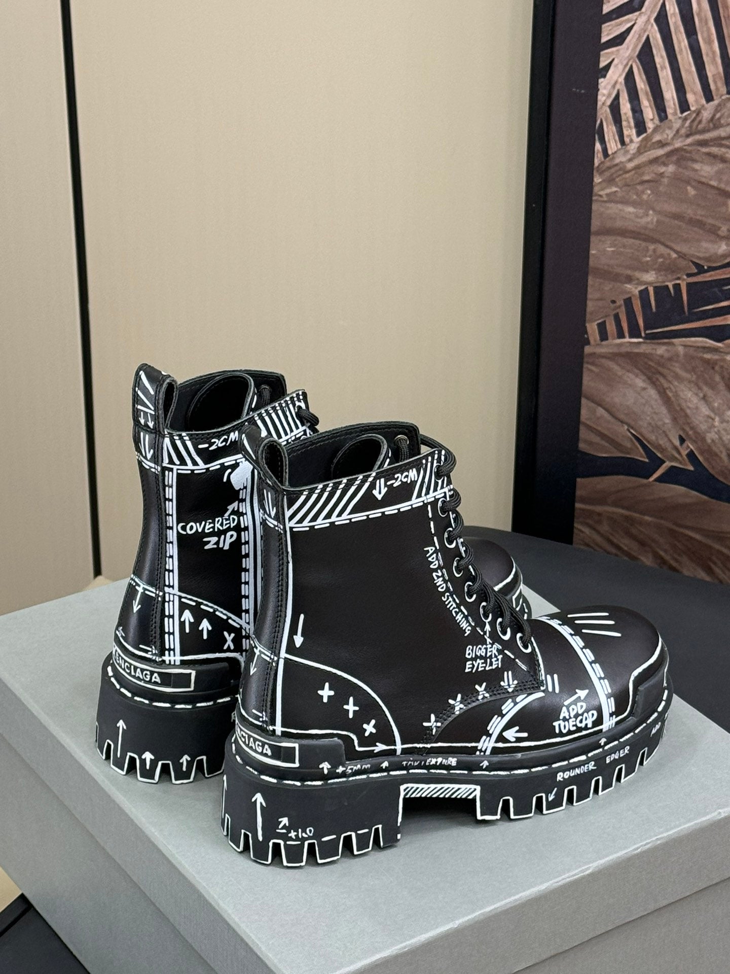 CHUNKY BOOTS IN BLACK SMOOTH CALFSKIN WHITE PRINT - 35