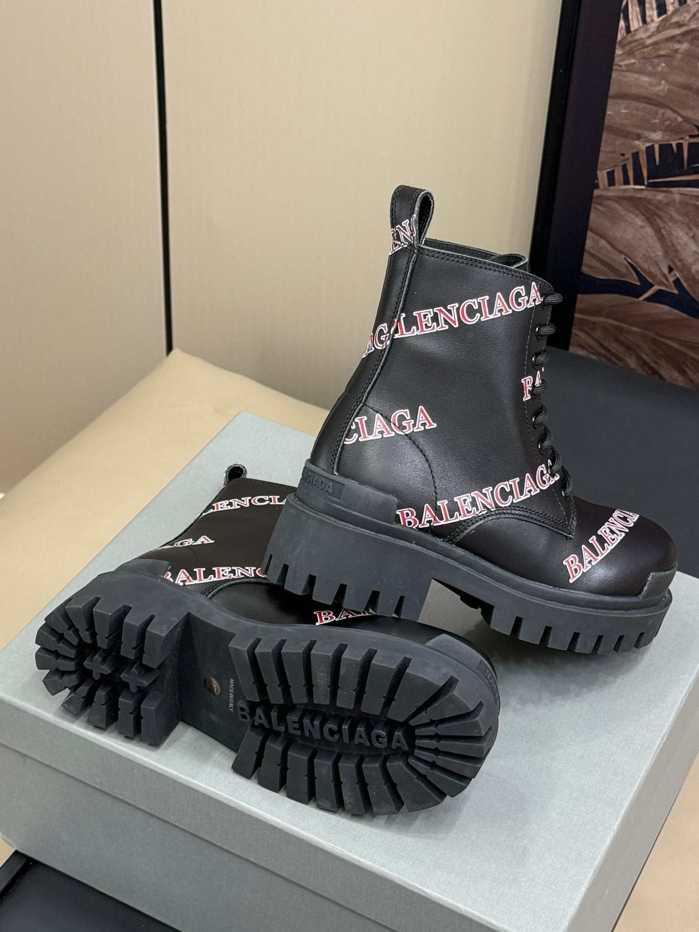 CHUNKY BOOTS IN BLACK SMOOTH CALFSKIN RED LOGO PRINT - 35