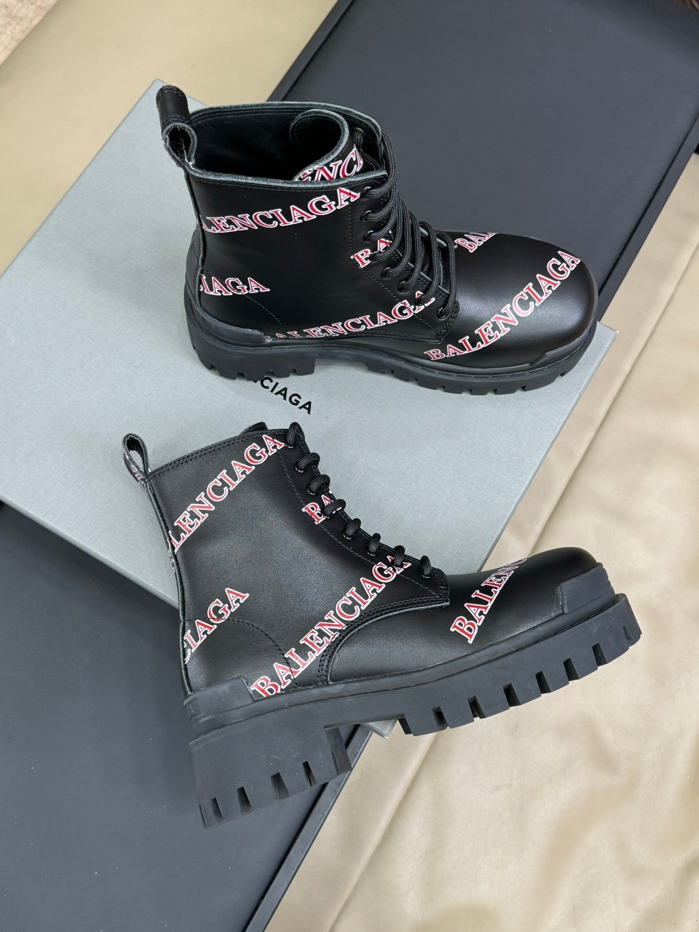 CHUNKY BOOTS IN BLACK SMOOTH CALFSKIN RED LOGO PRINT - 35