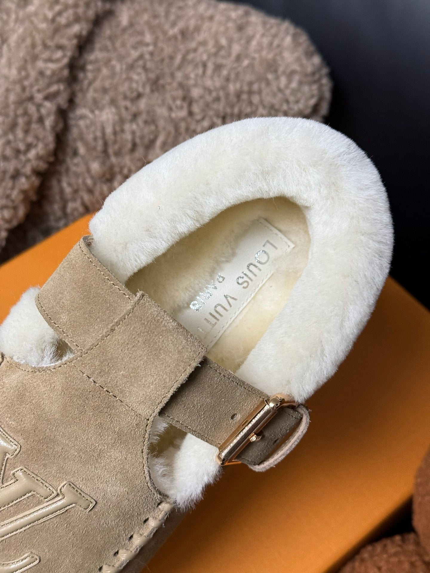 COLORADO COMFORT MARY JANE IN KHAKI BROWN SUEDE AND SHEARLING LINING - 35