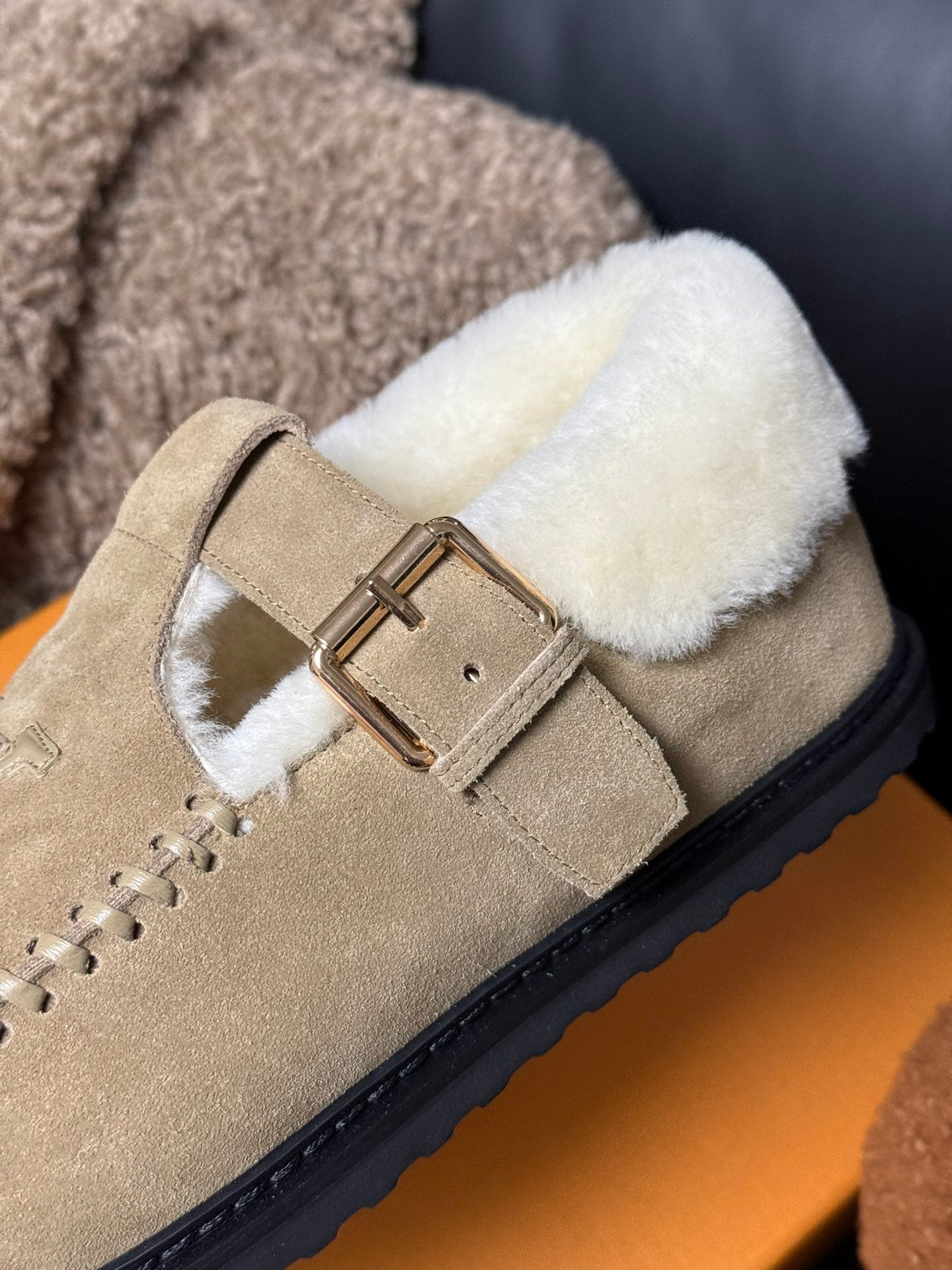 COLORADO COMFORT MARY JANE IN KHAKI BROWN SUEDE AND SHEARLING LINING - 35