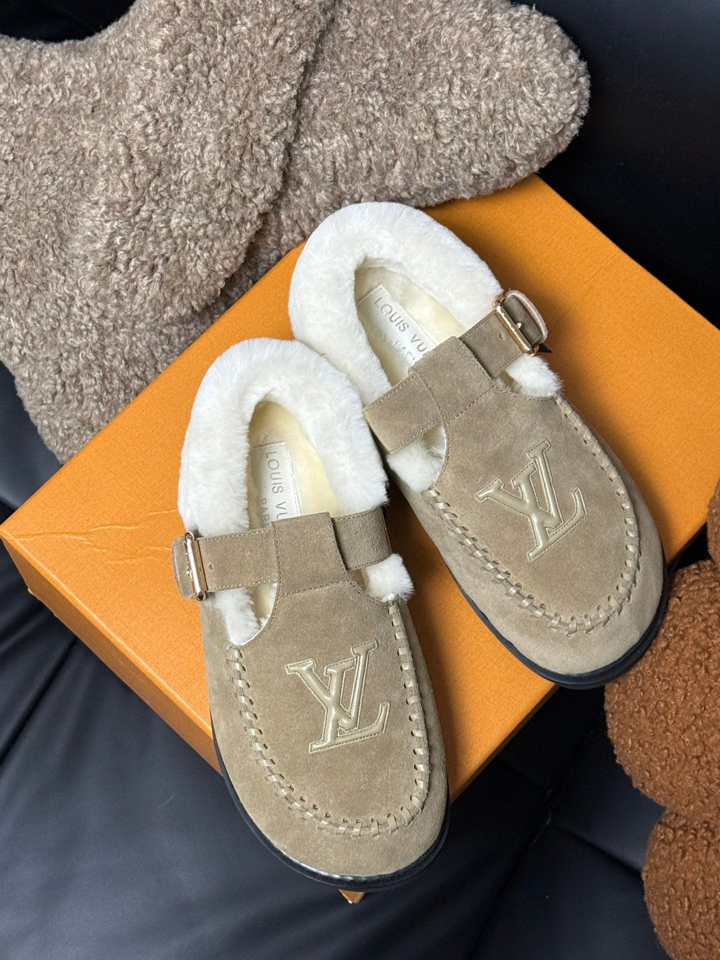 COLORADO COMFORT MARY JANE IN KHAKI BROWN SUEDE AND SHEARLING LINING - 35