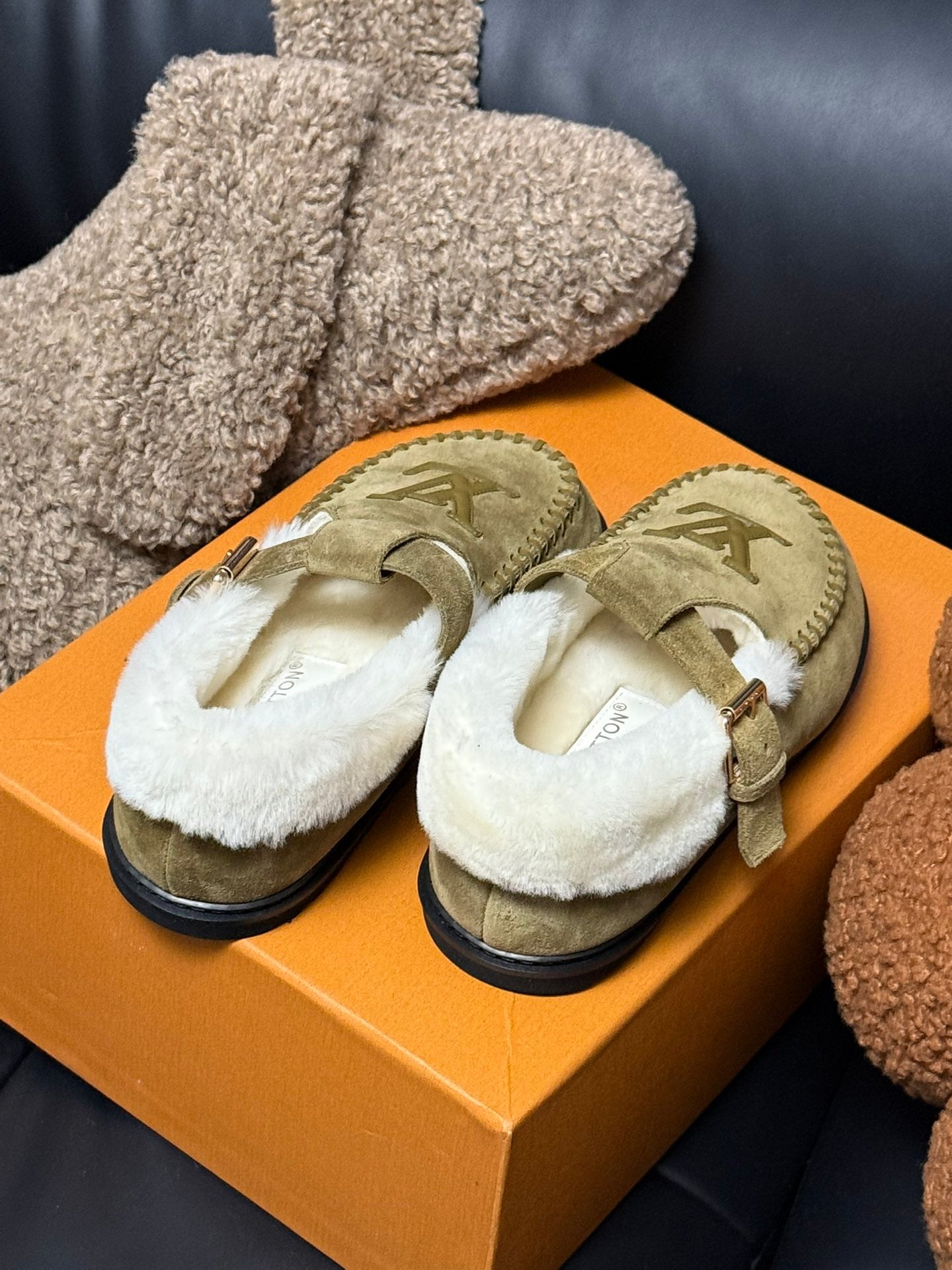 COLORADO COMFORT MARY JANE IN SAND BEIGE SUEDE AND SHEARLING LINING - 35