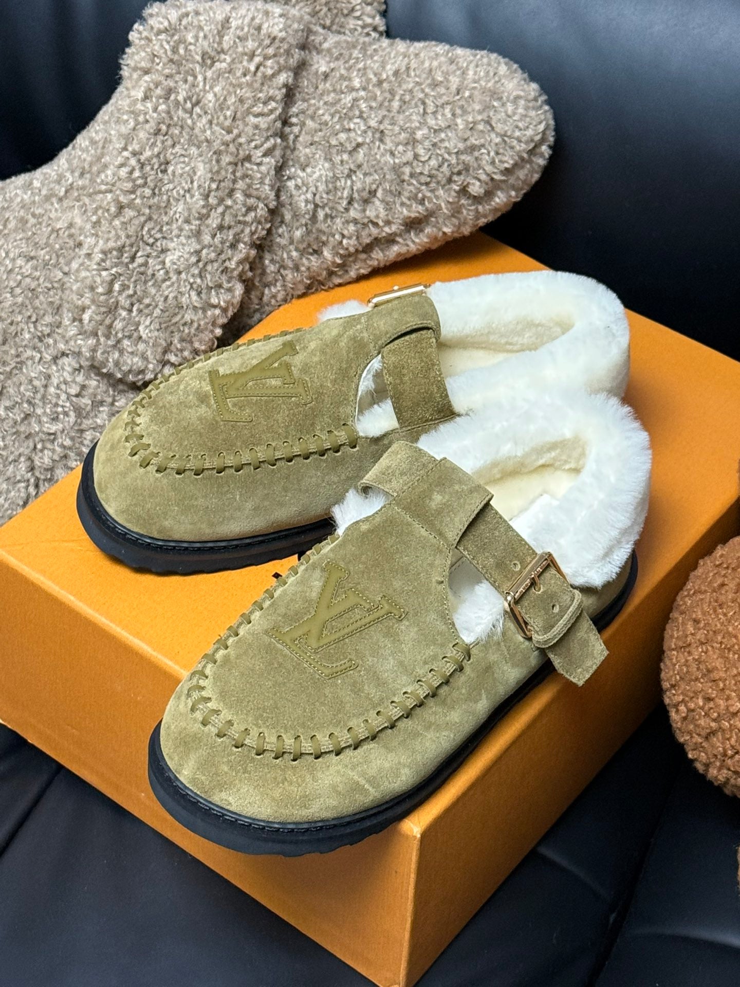 COLORADO COMFORT MARY JANE IN SAND BEIGE SUEDE AND SHEARLING LINING - 35