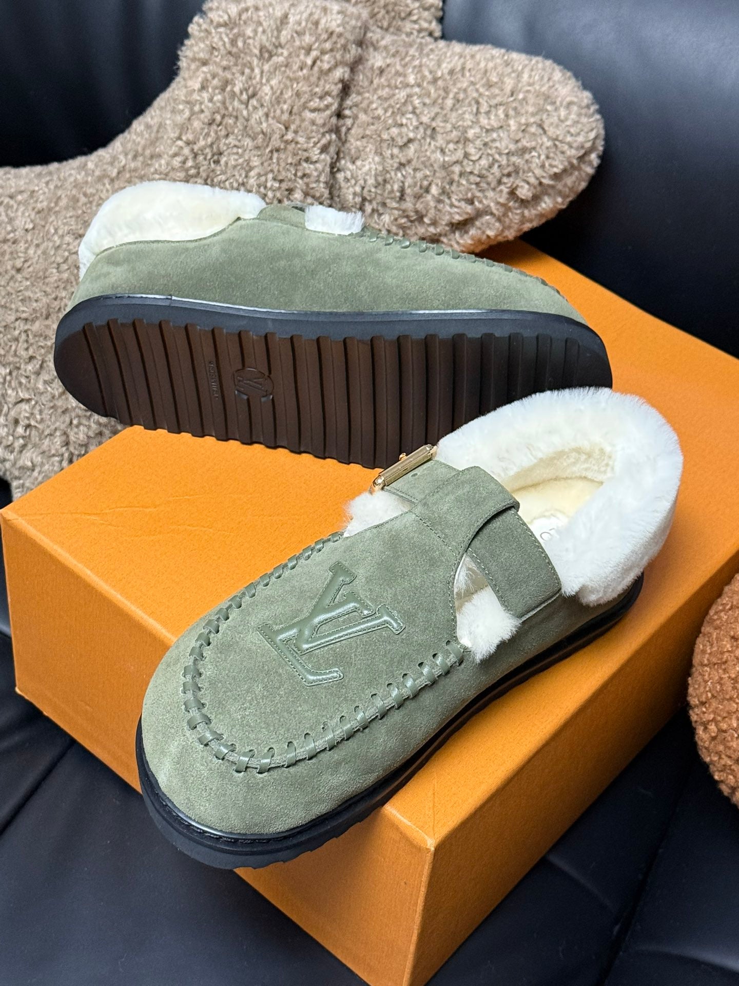 COLORADO COMFORT MARY JANE IN BASIL GREEN SUEDE AND SHEARLING LINING - 35