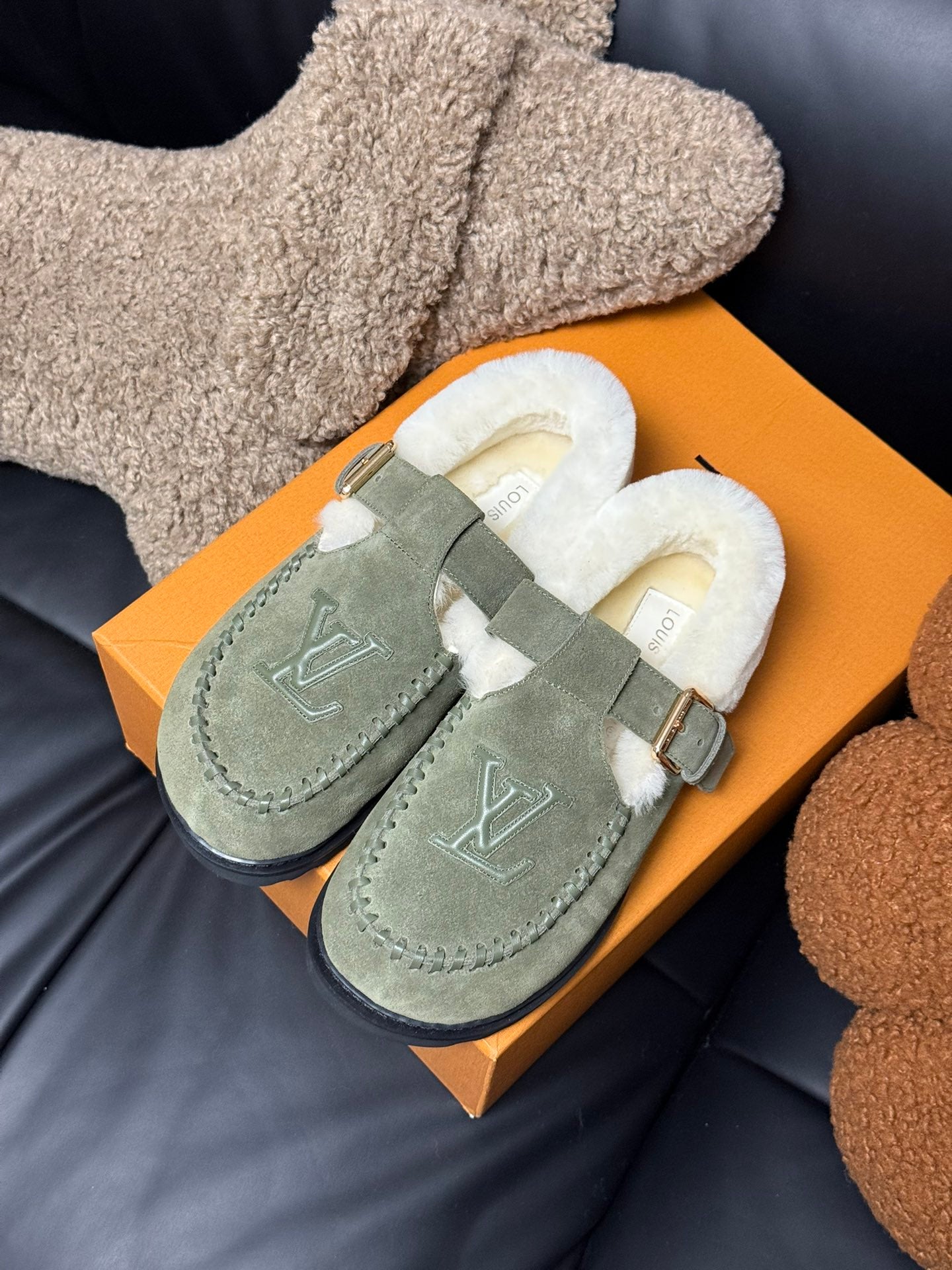 COLORADO COMFORT MARY JANE IN BASIL GREEN SUEDE AND SHEARLING LINING - 35