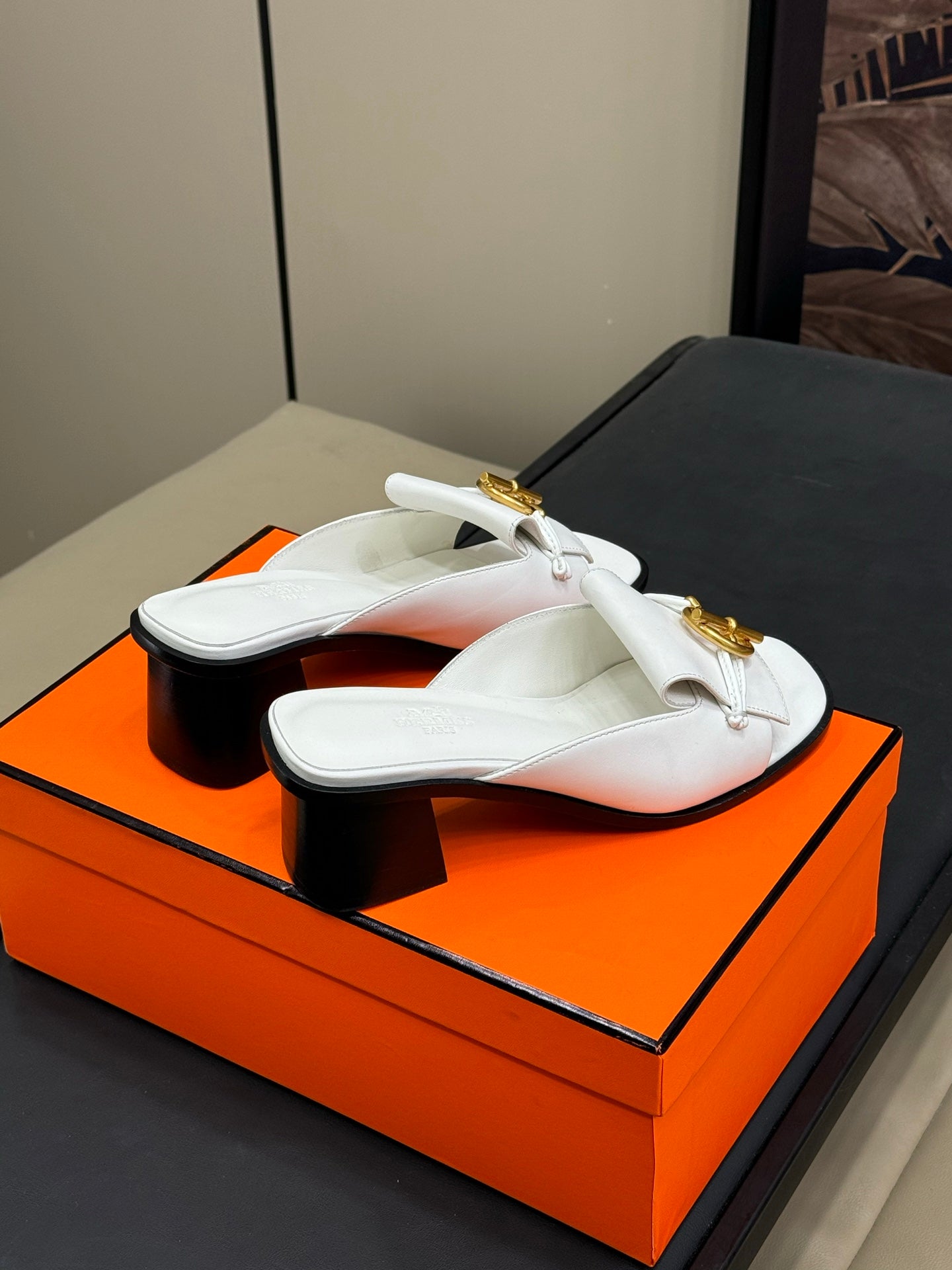 ISLE SANDAL IN WHITE CALFSKIN - 35 / 1 cm