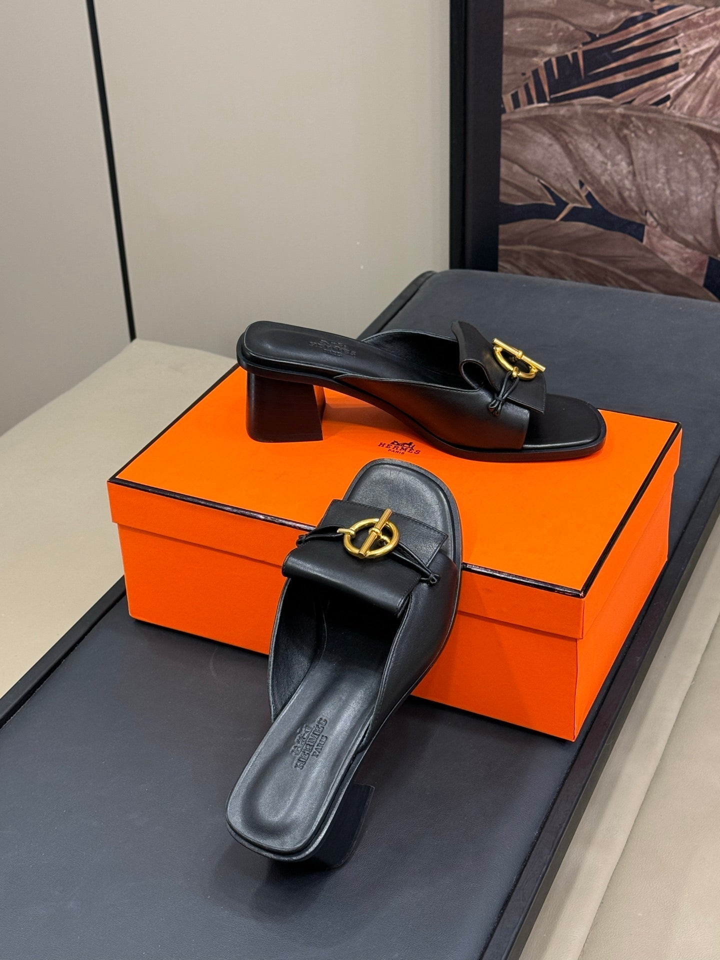 ISLE SANDAL IN BLACK CALFSKIN - 35 / 1 cm