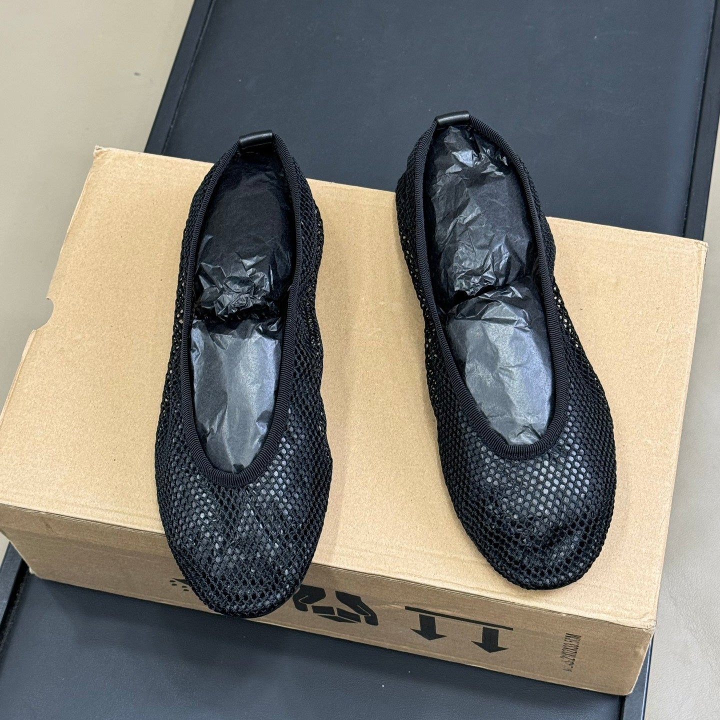 ALAIA FISHNET MESH BALLET FLATS 25S IN BLACK FABRIC - 35