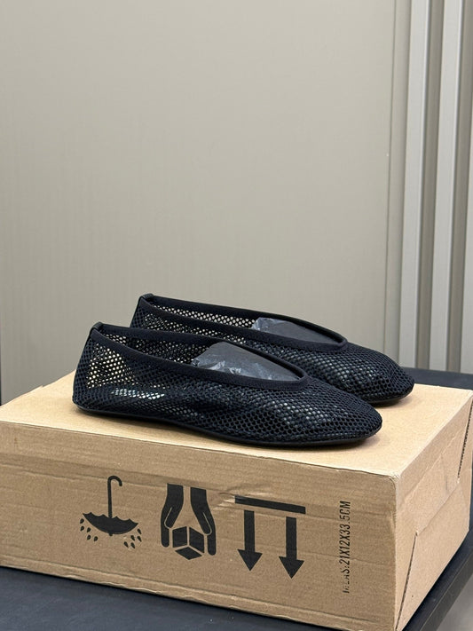 ALAIA FISHNET MESH BALLET FLATS 25S IN BLACK FABRIC - 35