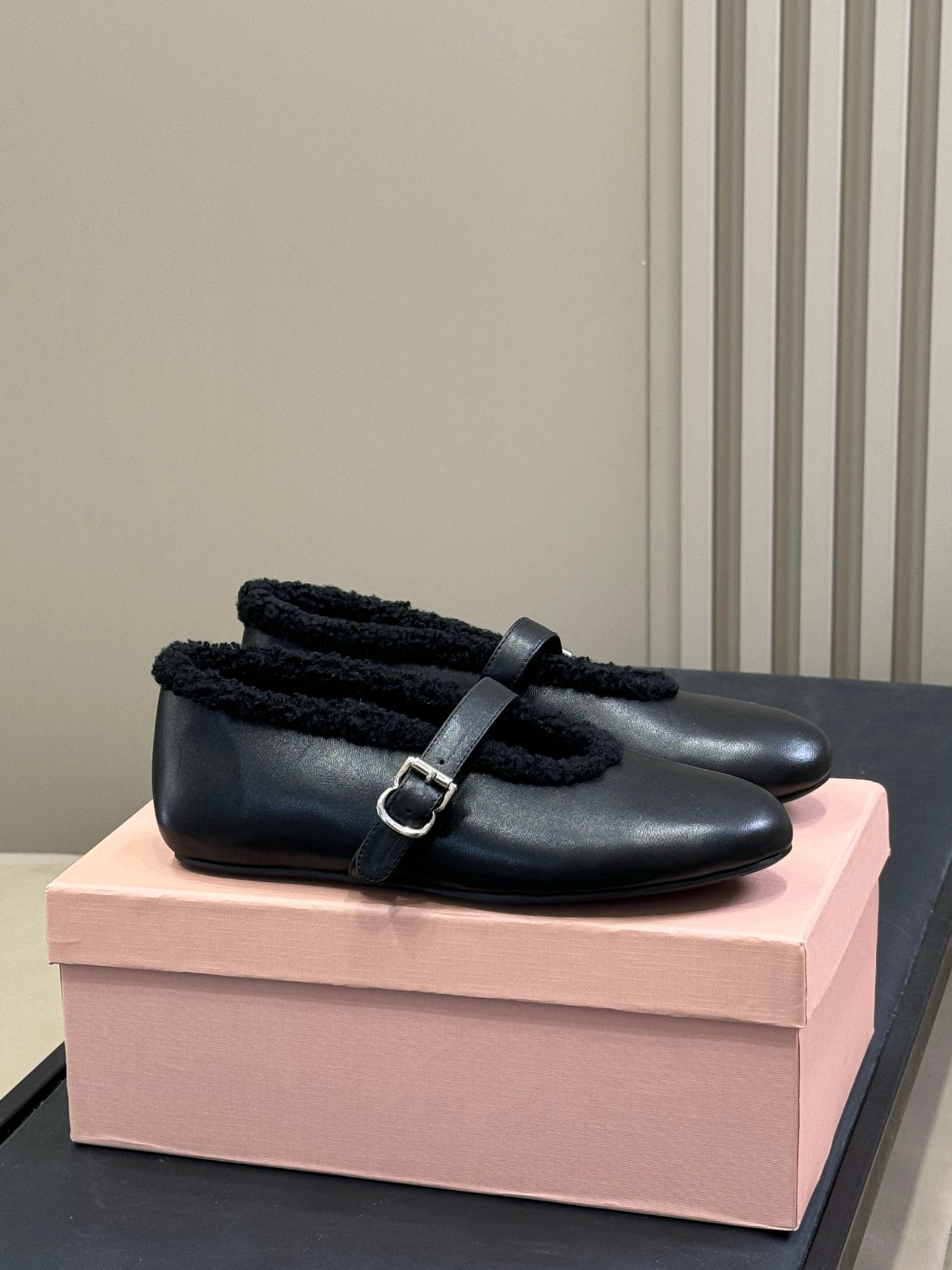 ALAIA 25S MARY JANE SHEARLING FLATS IN BLACK CALFSKIN - 35