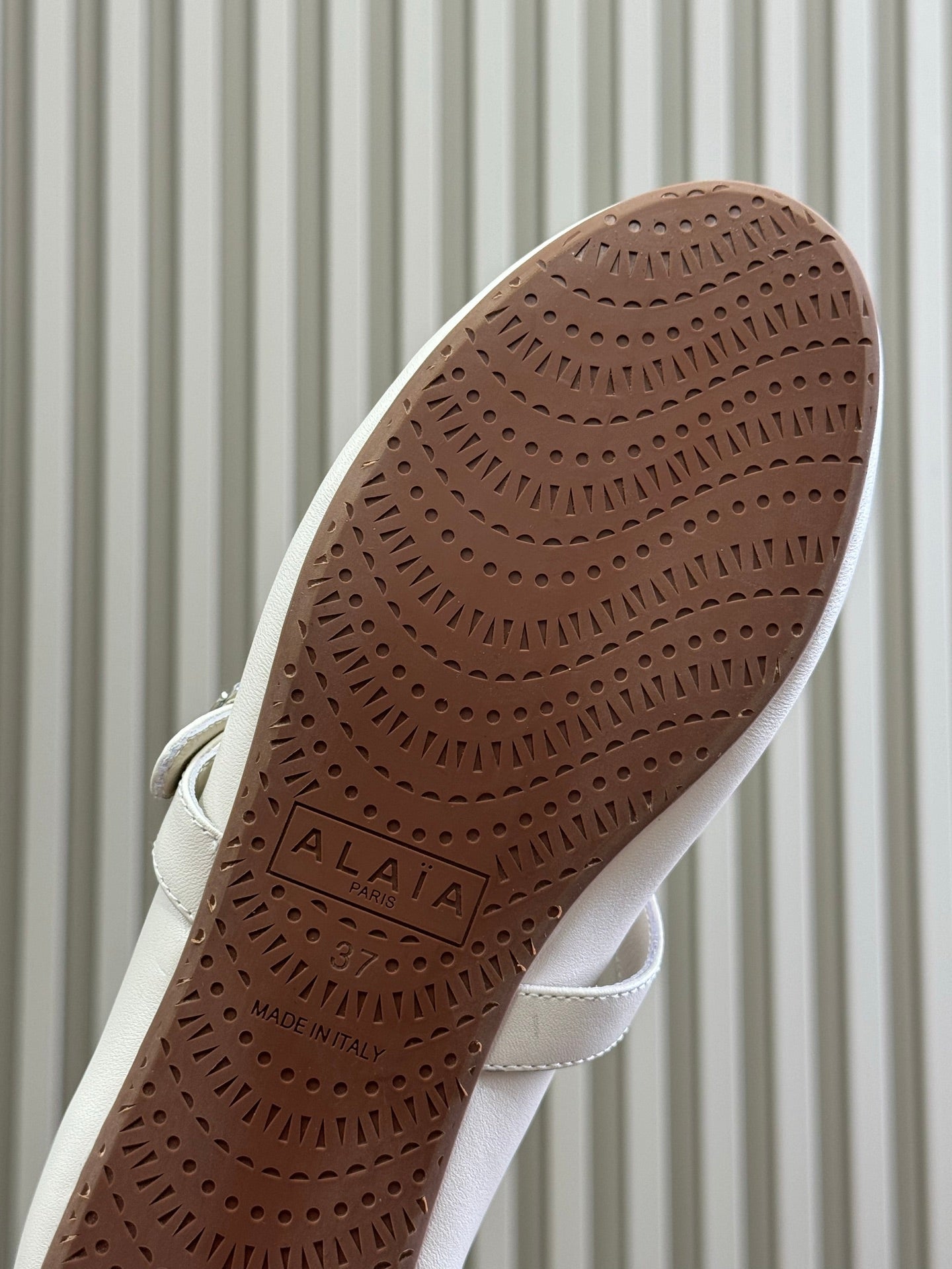ALAIA 25S MARY JANE SHEARLING FLATS IN WHITE CALFSKIN - 35