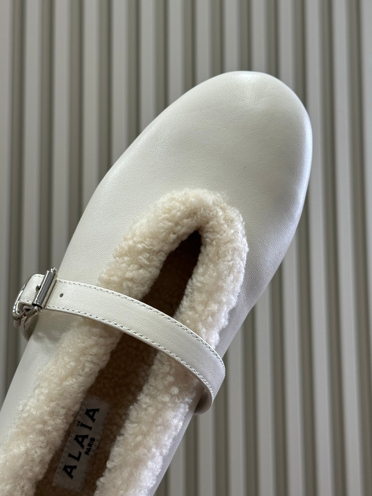 ALAIA 25S MARY JANE SHEARLING FLATS IN WHITE CALFSKIN - 35