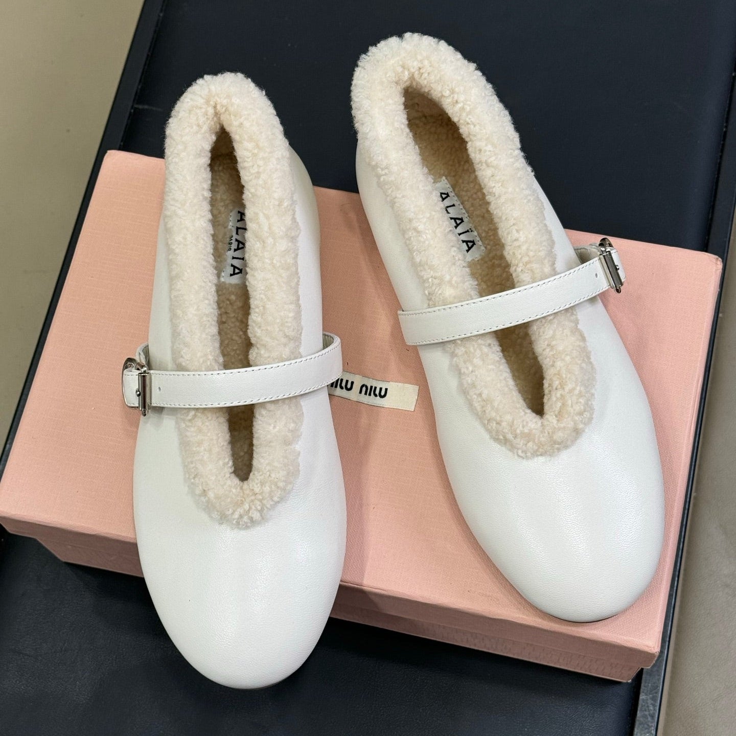 ALAIA 25S MARY JANE SHEARLING FLATS IN WHITE CALFSKIN - 35