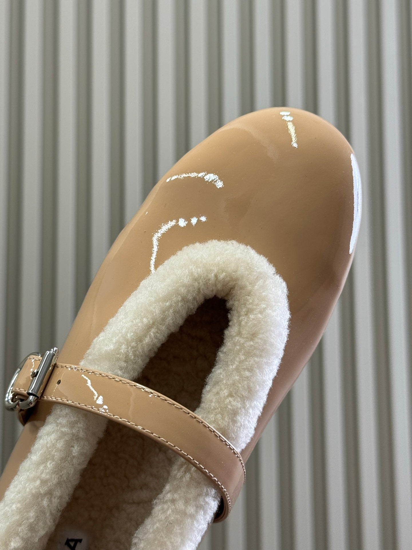 ALAIA 25S MARY JANE SHEARLING FLATS IN DARK NUDE GLOSSY CALFSKIN - 35