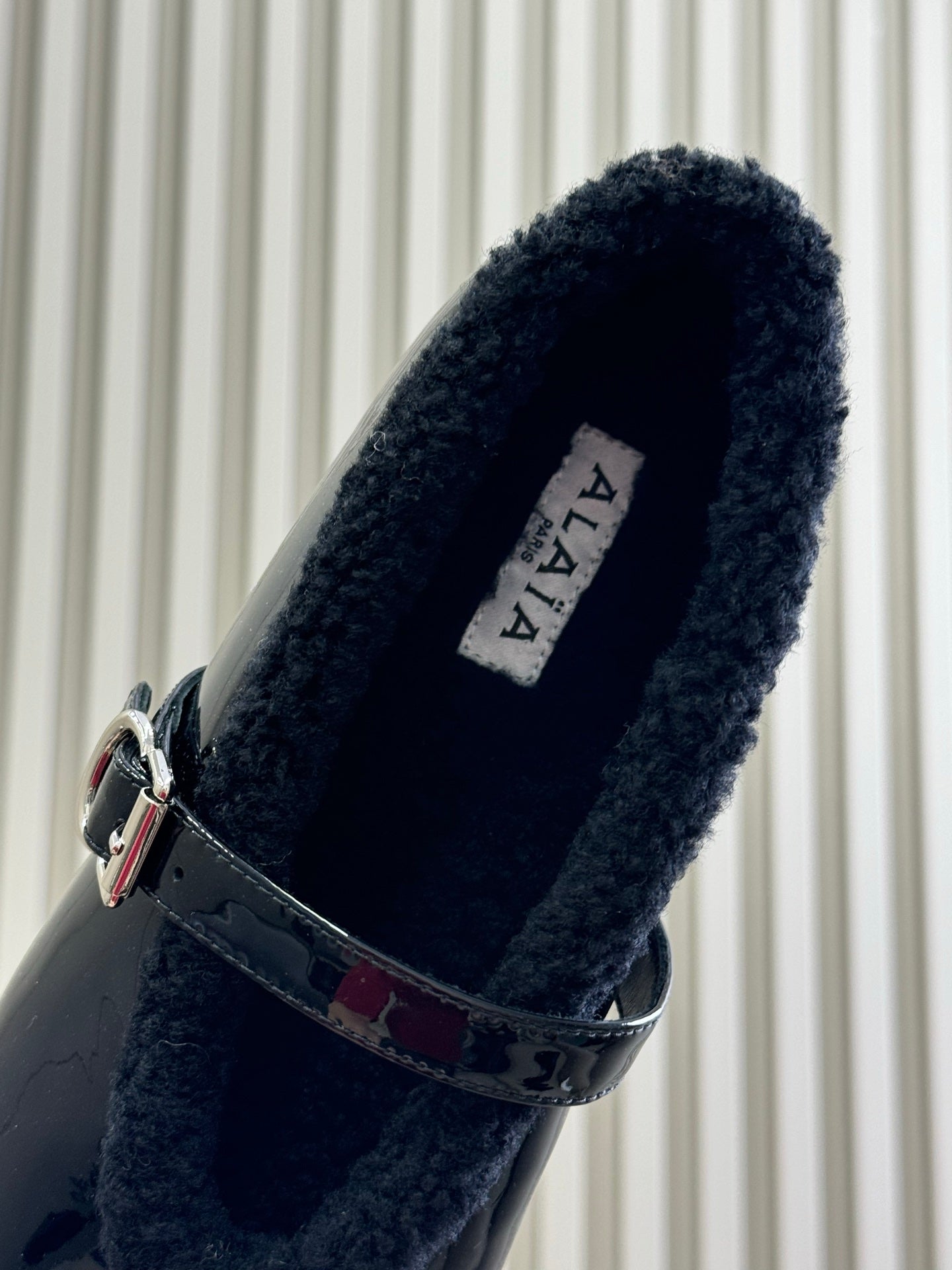 ALAIA 25S MARY JANE SHEARLING FLATS IN BLACK GLOSSY CALFSKIN - 35