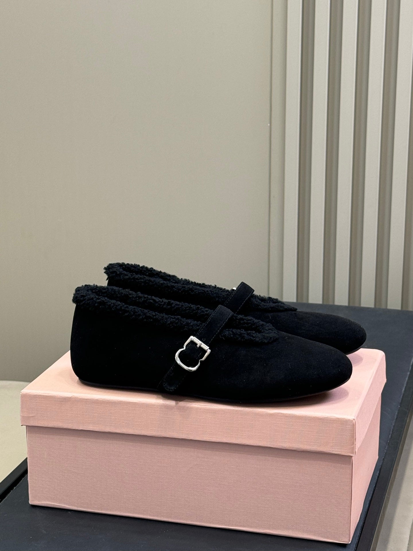 ALAIA 25S MARY JANE SHEARLING FLATS IN BLACK SUEDE - 35