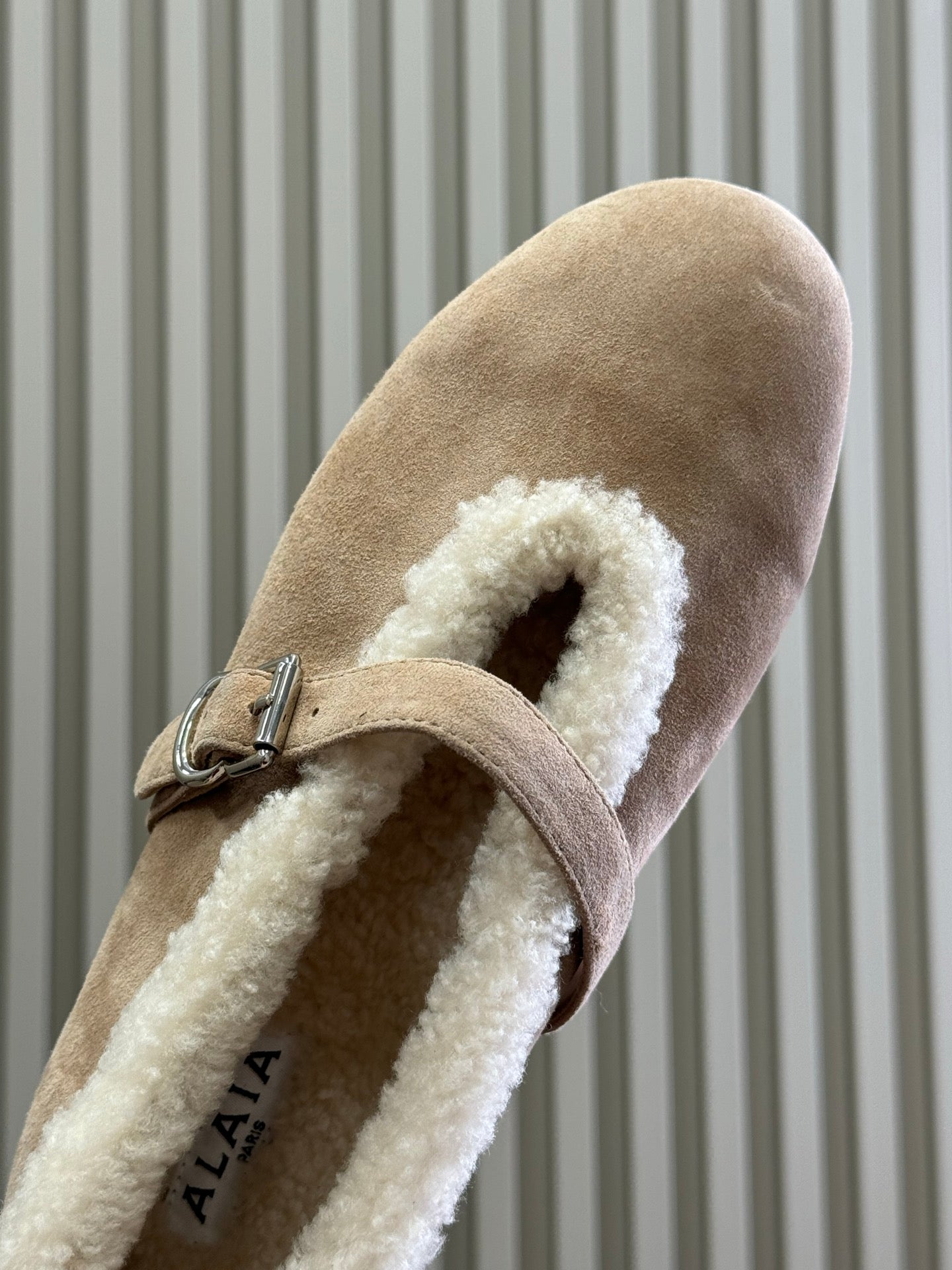 ALAIA 25S MARY JANE SHEARLING FLATS IN LIGHT BROWN SUEDE - 35