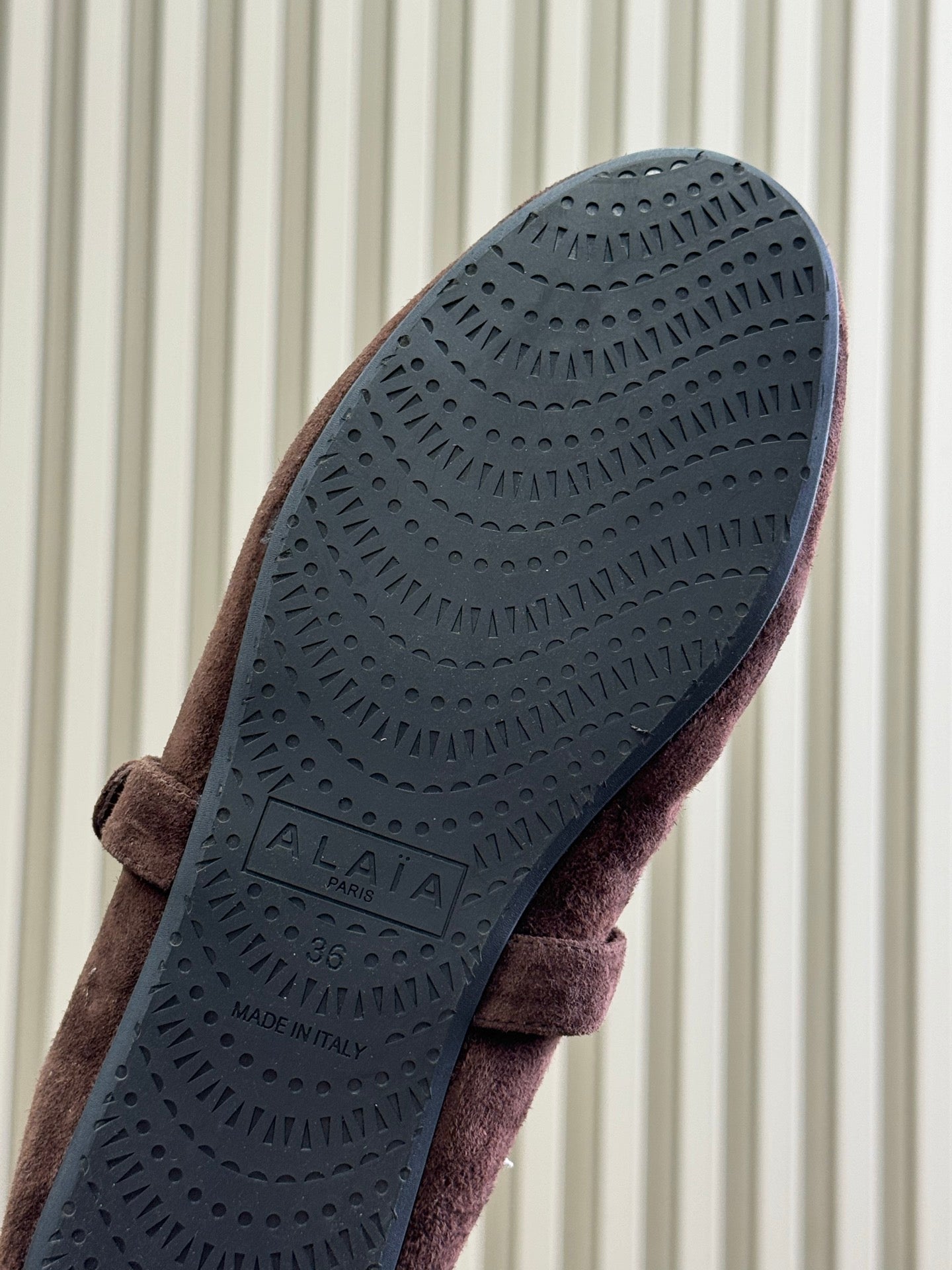 ALAIA 25S MARY JANE SHEARLING FLATS IN DARK BROWN SUEDE - 35