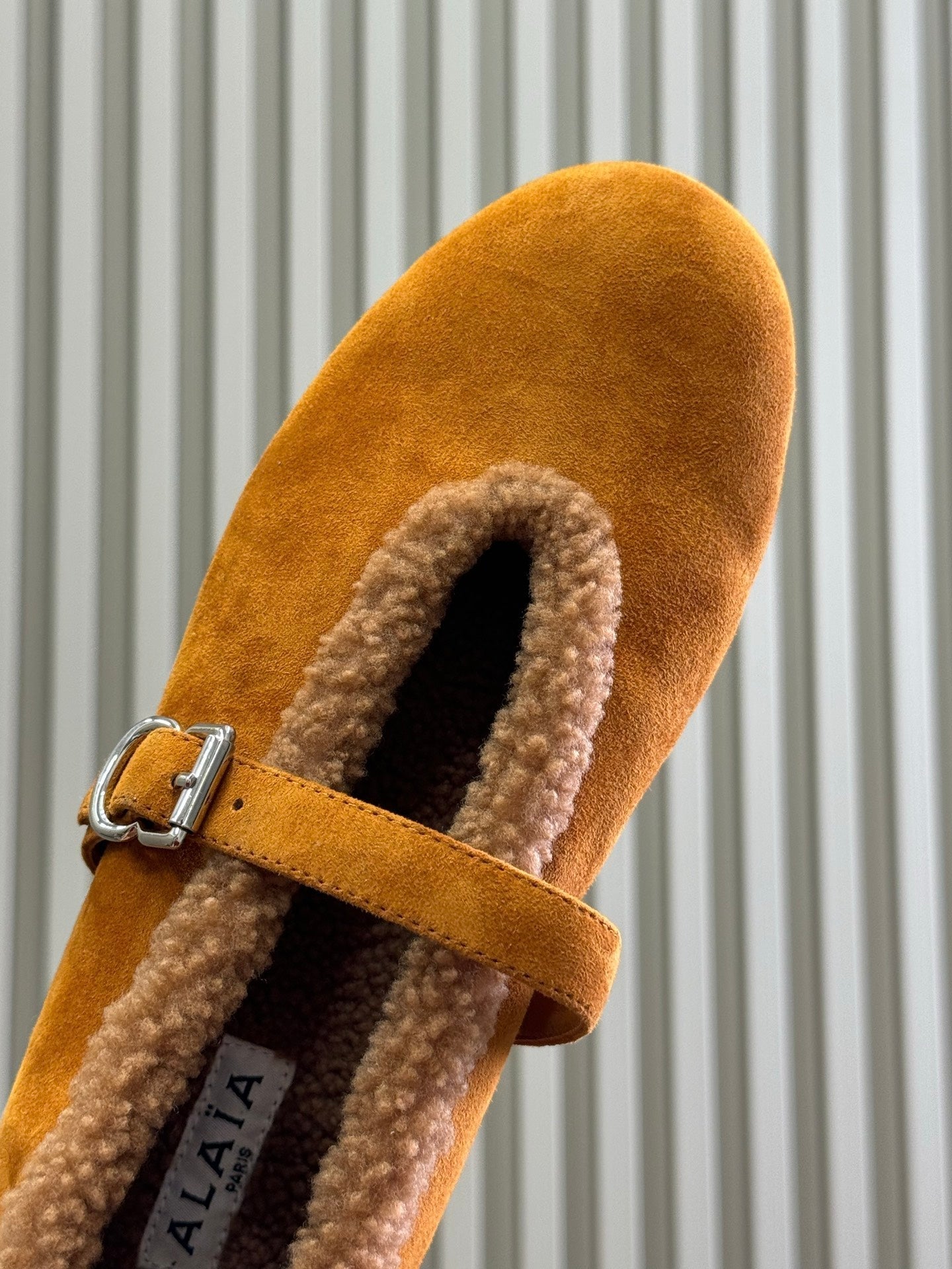 ALAIA 25S MARY JANE SHEARLING FLATS IN DARK CARAMEL SUEDE - 35