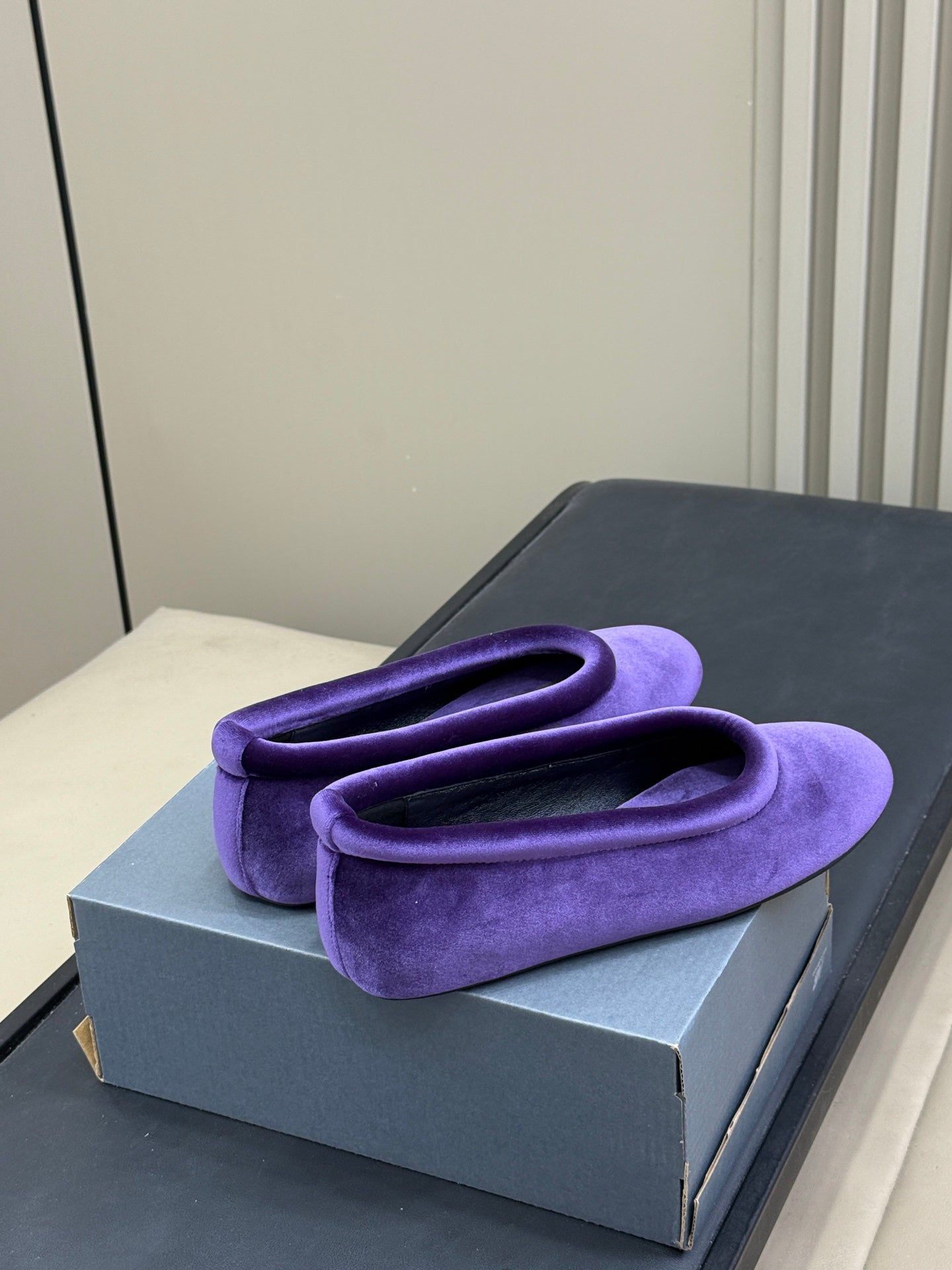 ALAIA 25S BALLET FLATS IN PURPLE VELVET - 35