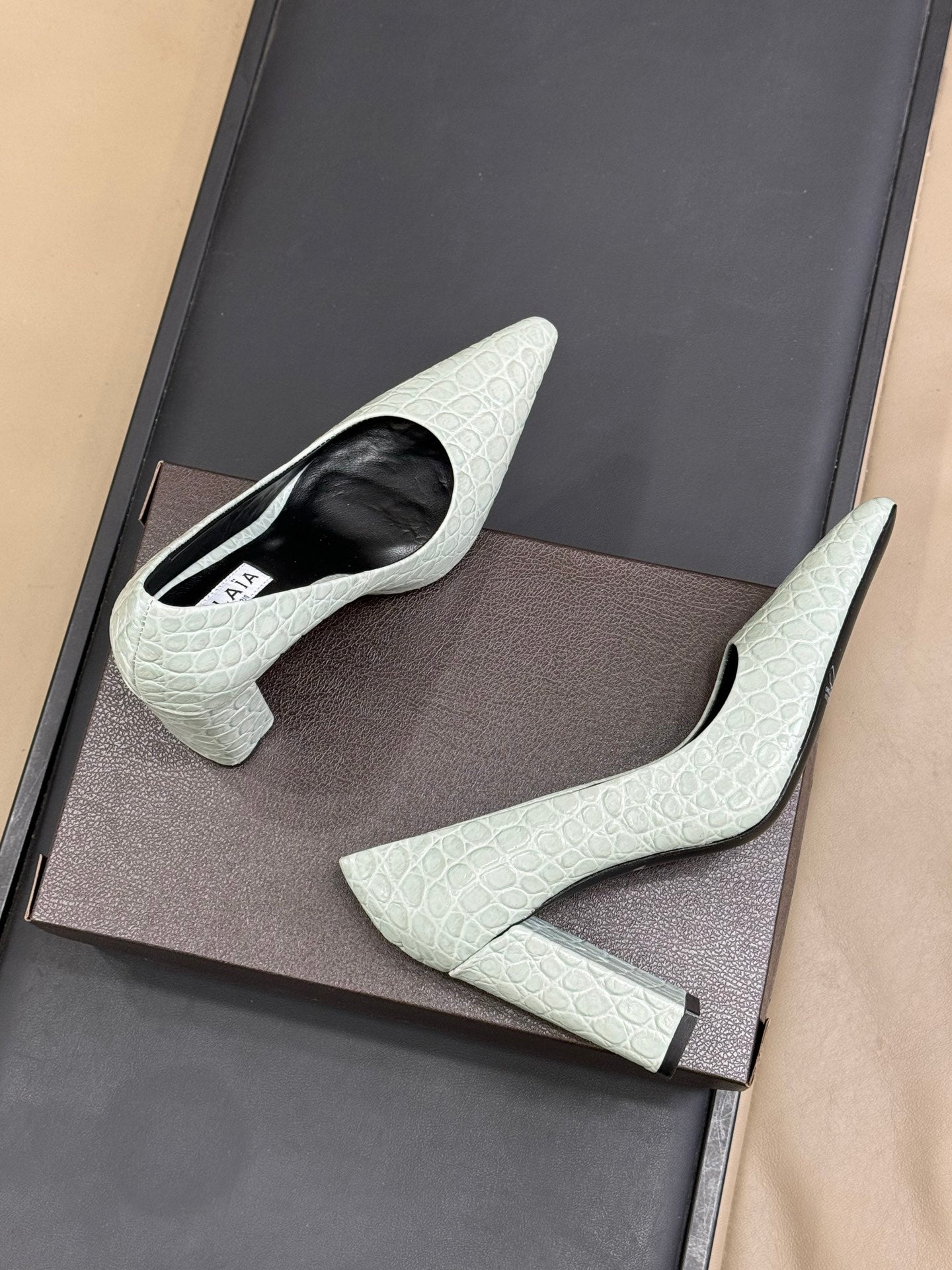 ALAIA 25S POINTY TOE PUMPS 90MM IN CELADON GREEN CALFSKIN - 35