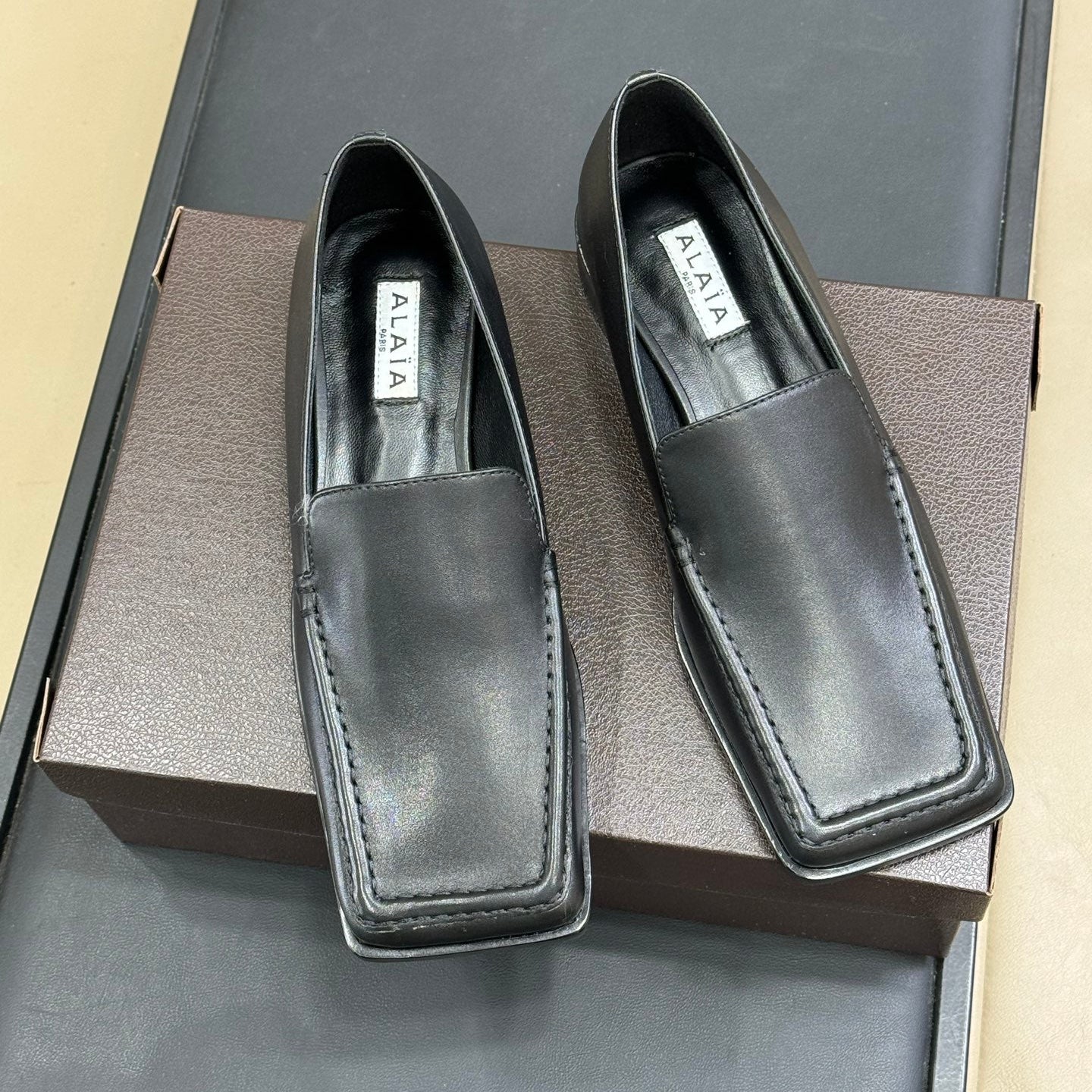 ALAIA 25S SQUARE TOE LOAFER IN BLACK CALFSKIN - 35