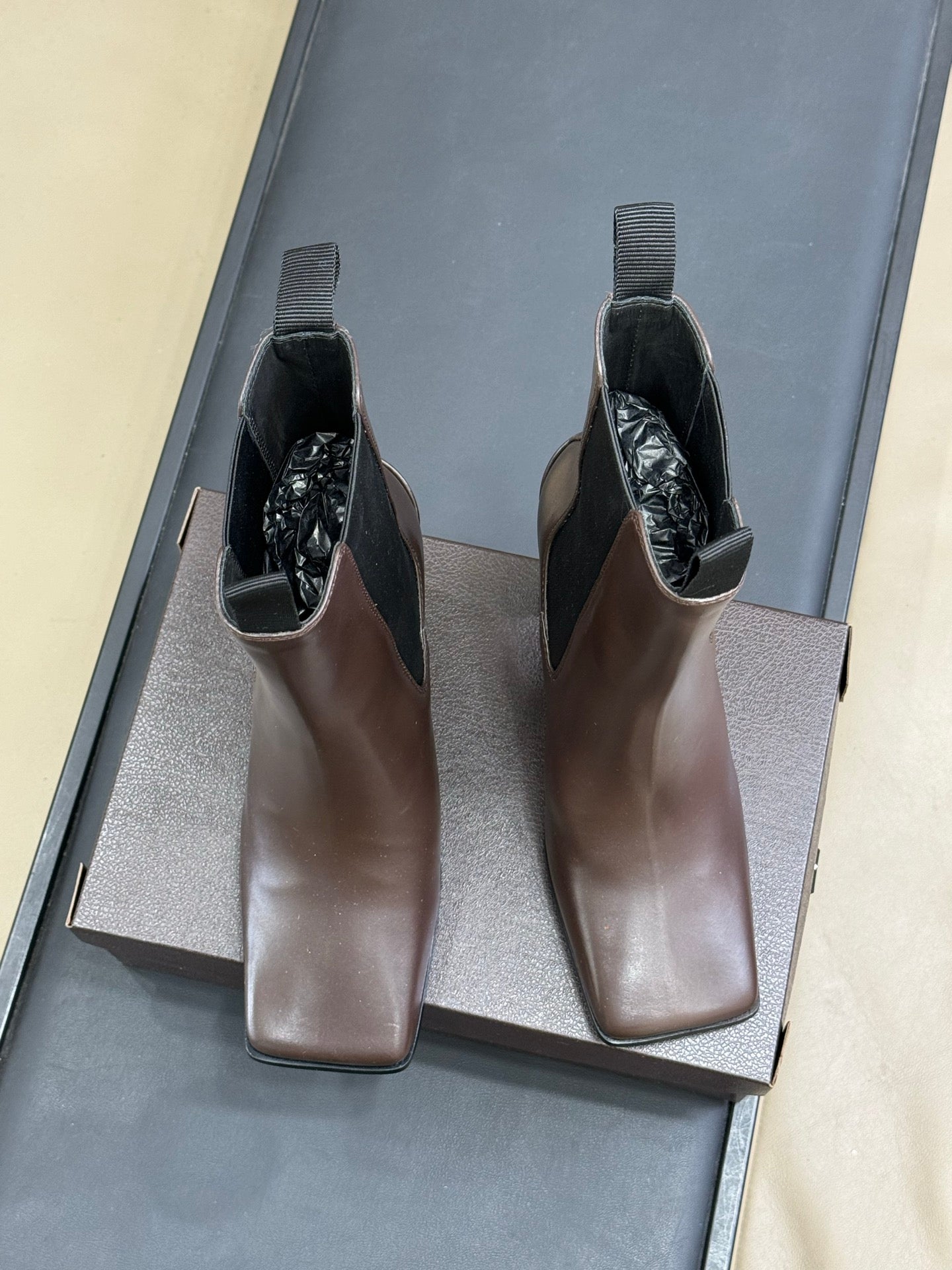 ALAIA 25S ANKLE HIGH-HEELED BOOTS IN BROWN CALFSKIN AND CANVAS - 35