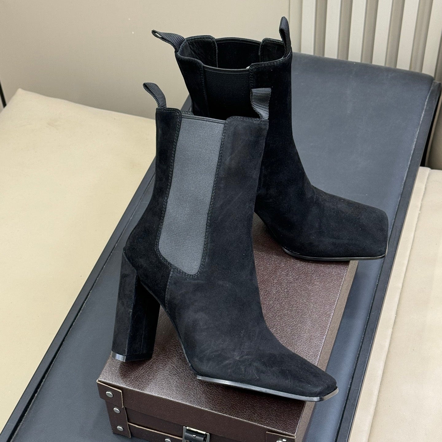ALAIA 25S ANKLE HIGH-HEELED BOOTS IN BLACK SUEDE AND CANVAS - 35