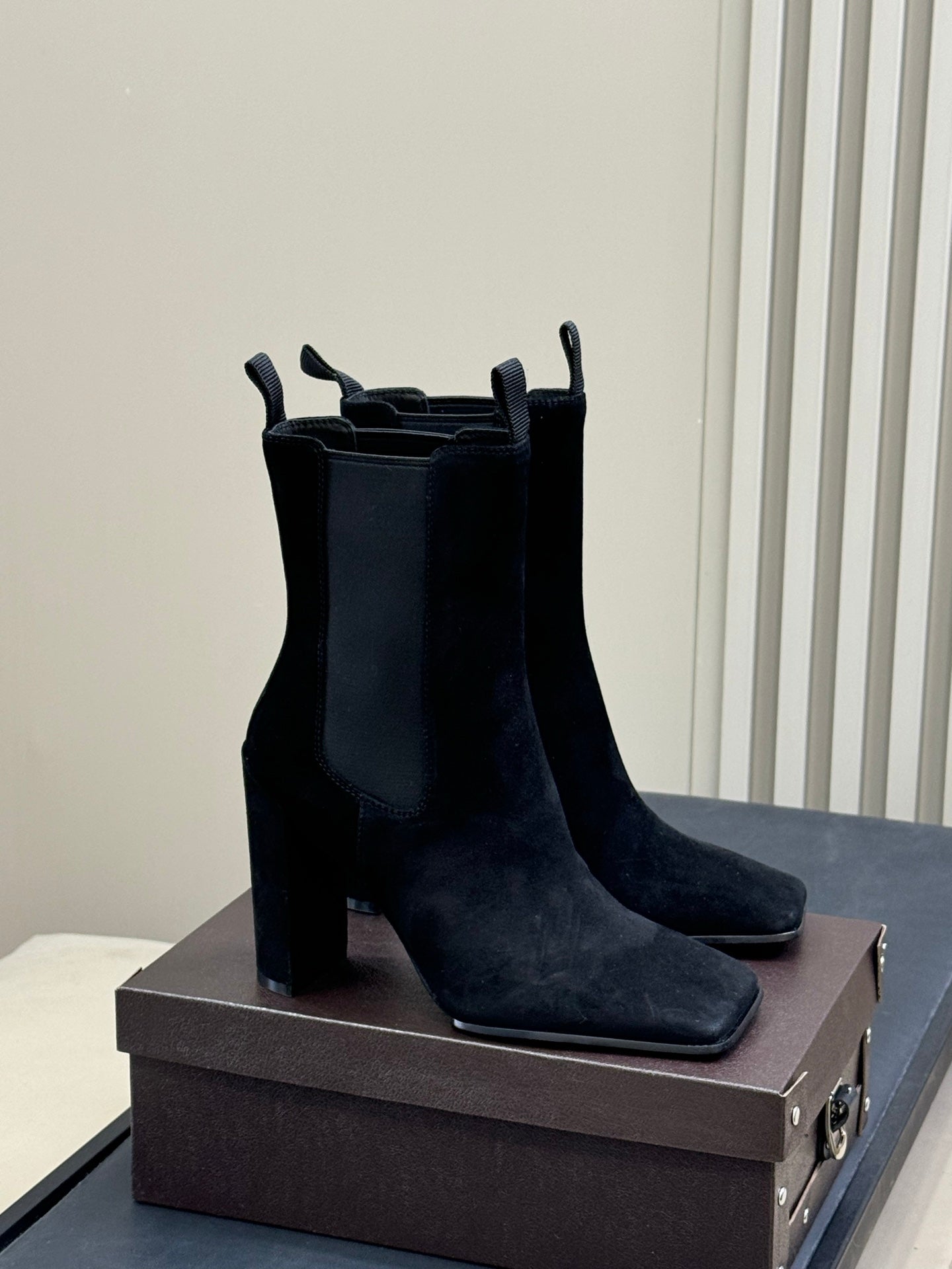 ALAIA 25S ANKLE HIGH-HEELED BOOTS IN BLACK SUEDE AND CANVAS - 35