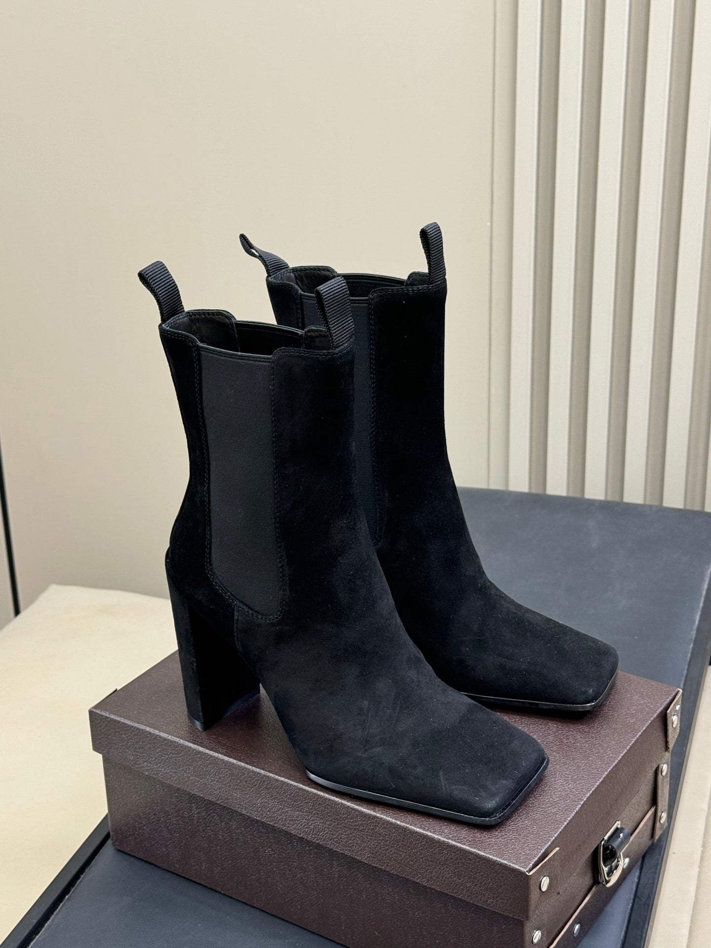 ALAIA 25S ANKLE HIGH-HEELED BOOTS IN BLACK SUEDE AND CANVAS - 35