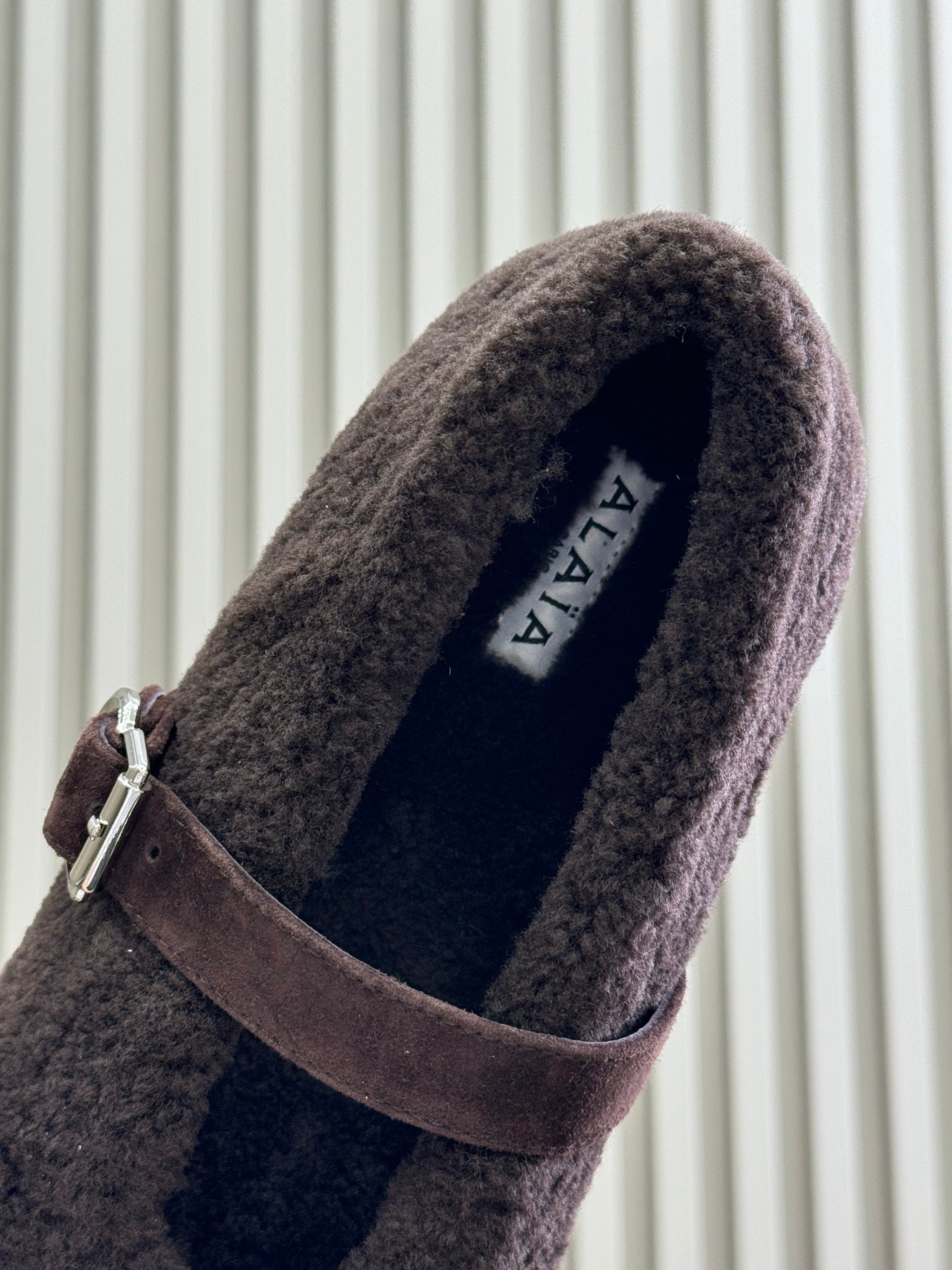 ALAIA 25S COZY MARY JANE SHEARLING FLATS IN DARK BROWN - 35