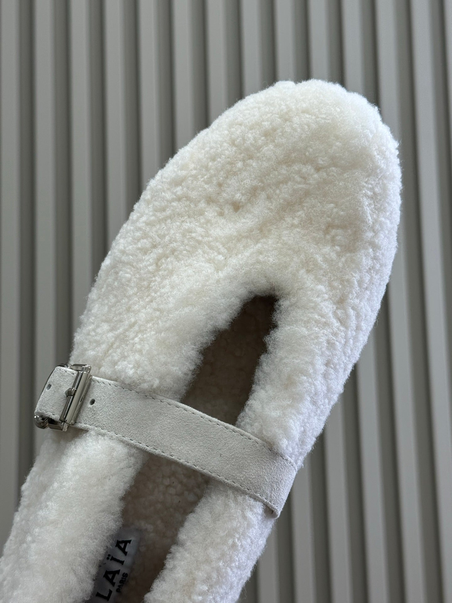 ALAIA 25S COZY MARY JANE SHEARLING FLATS IN WHITE - 35