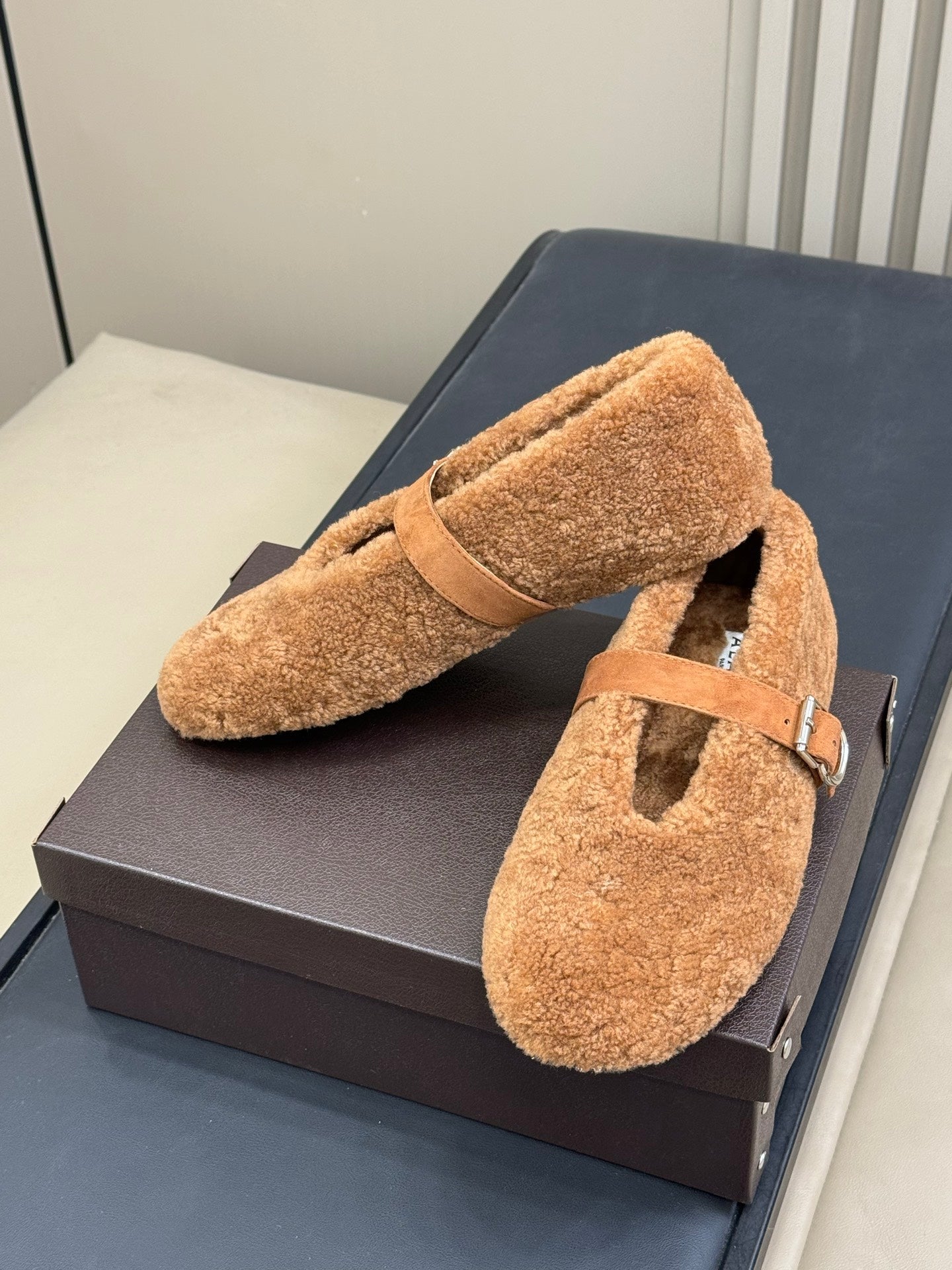 ALAIA 25S COZY MARY JANE SHEARLING FLATS IN CARAMEL - 35