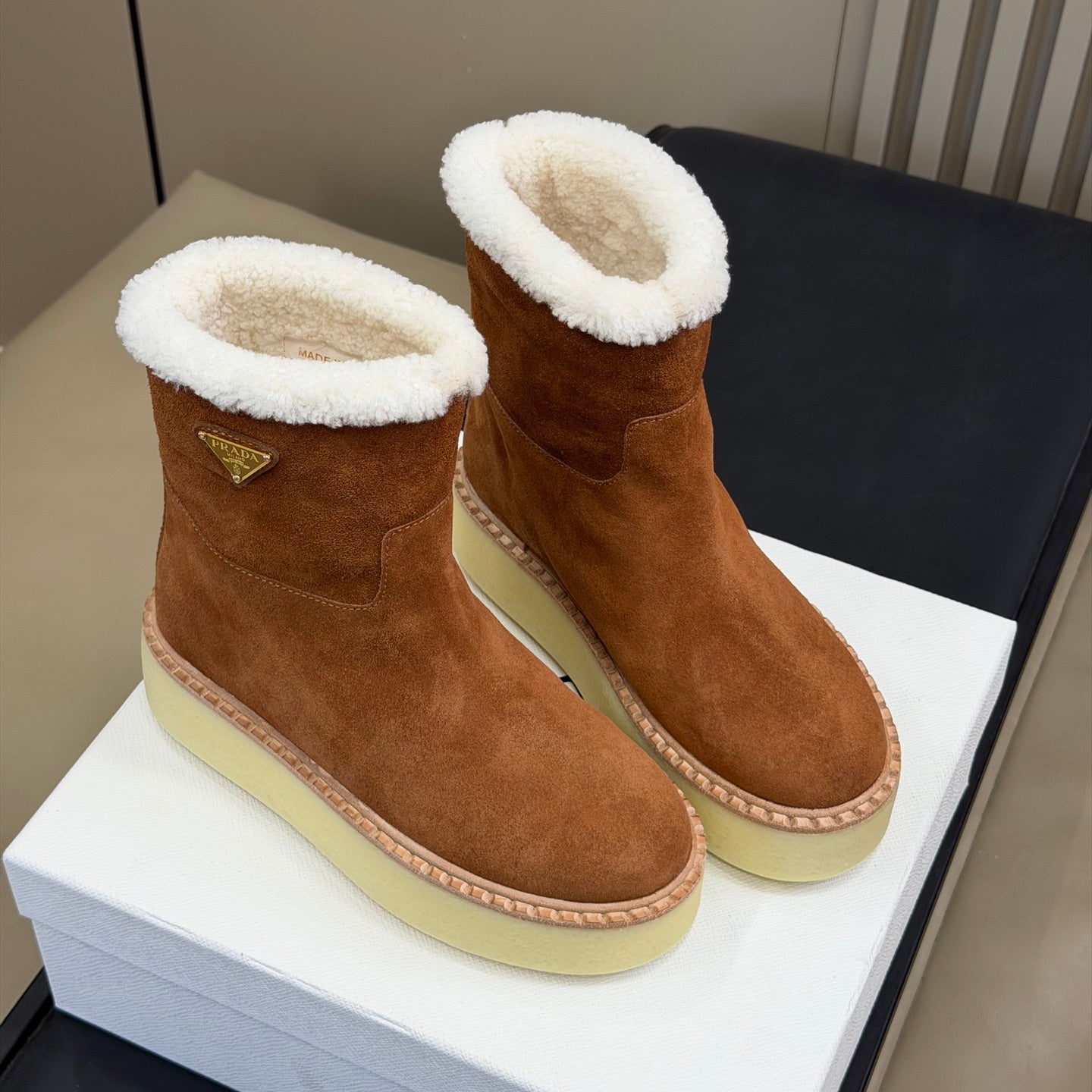 PRADA 25S ANKLE BOOTS 40 MM IN DARK BROWN SUEDE SHEARLING-LINED - 35
