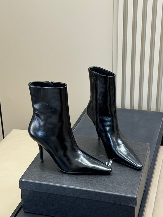ЧЕРНІ БОТИЛЬЙОНИ YSL 26S НА ВИСОКИХ ПІДБОРАХ З БЛИСКУЧОЇ ТЕЛЯЧОЇ ШКІРИ НА БЛИСКАВЦІ