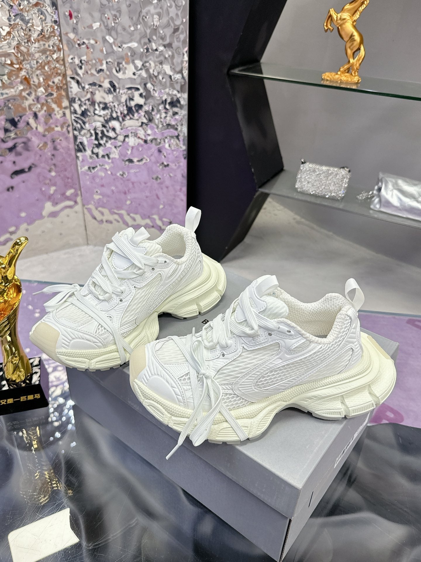 3XL SNEAKER IN WHITE MESH AND POLYURETHANE - 35